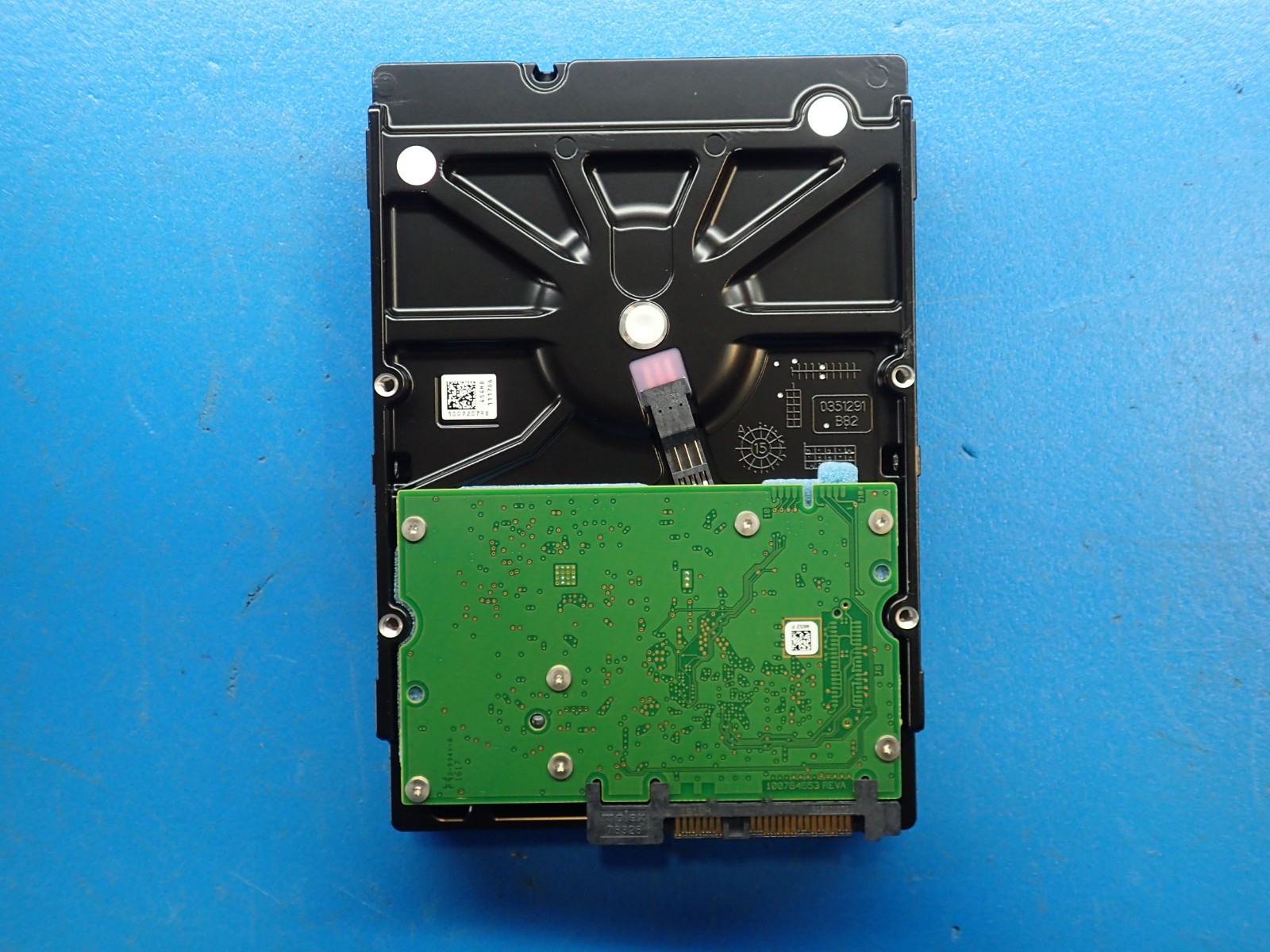Seagate ST2000NM0023 00D5315 2TB 7.2K RPM 6Gb/s 3.5″ SAS Server Hard Drive