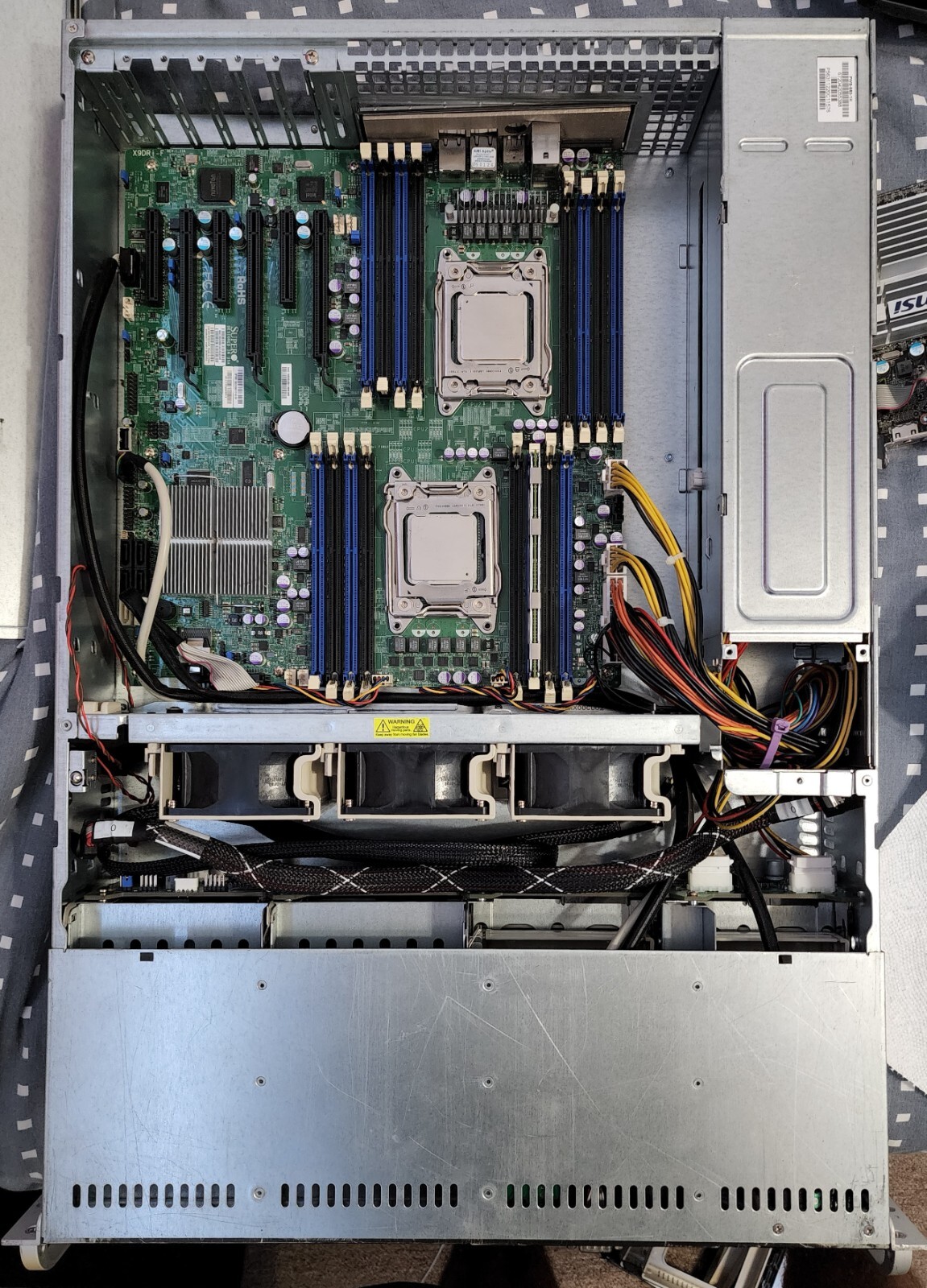 Supermicro X9DRi-F 2U 8 Bay Server 2x E5-2630 (1 2heatsink, 1 1heatsink, 1none)