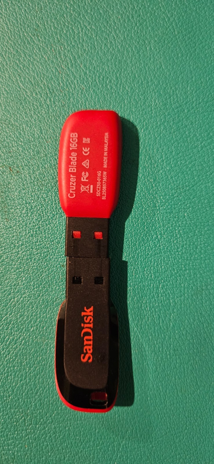 SanDisk Cruzer Blade 16GB USB 2.0 Flash Pen Drive Lot of 2
