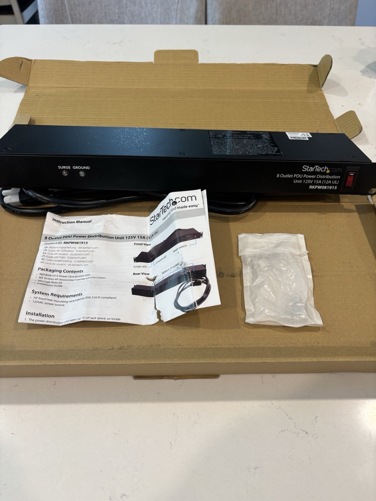 StarTech.com RKPW081915 Rackmount PDU with 8 Outlets with Surge Protection – 19