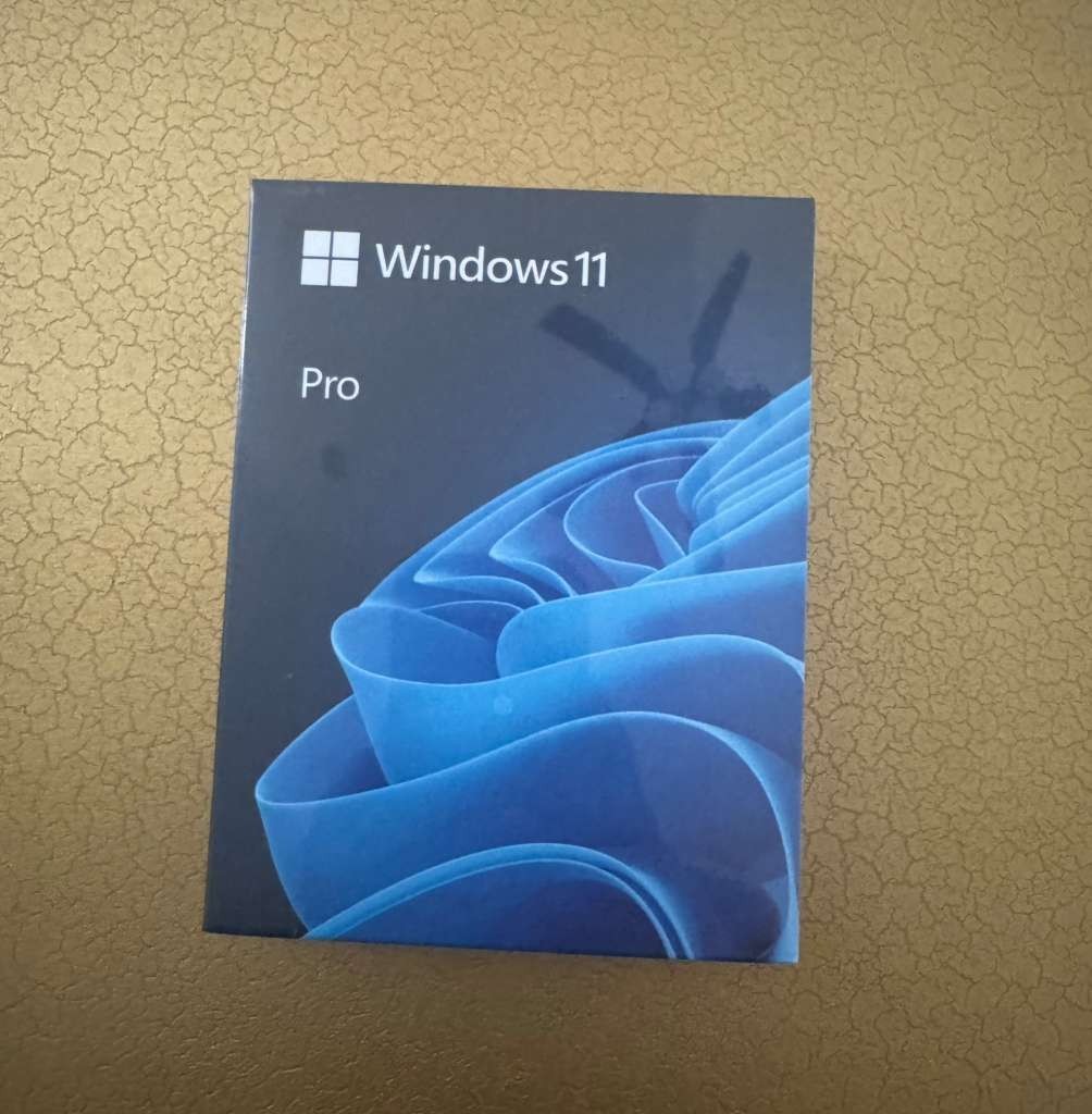 Windows 11 Pro Retail USB Flash Drive Genuine License Key Sealed Single Pack