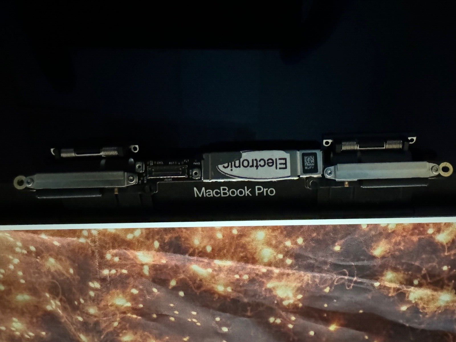 Genuine LCD Screen Assembly 13′ Macbook Pro A1989 A2159 A2251 A2289 2018 2020. B