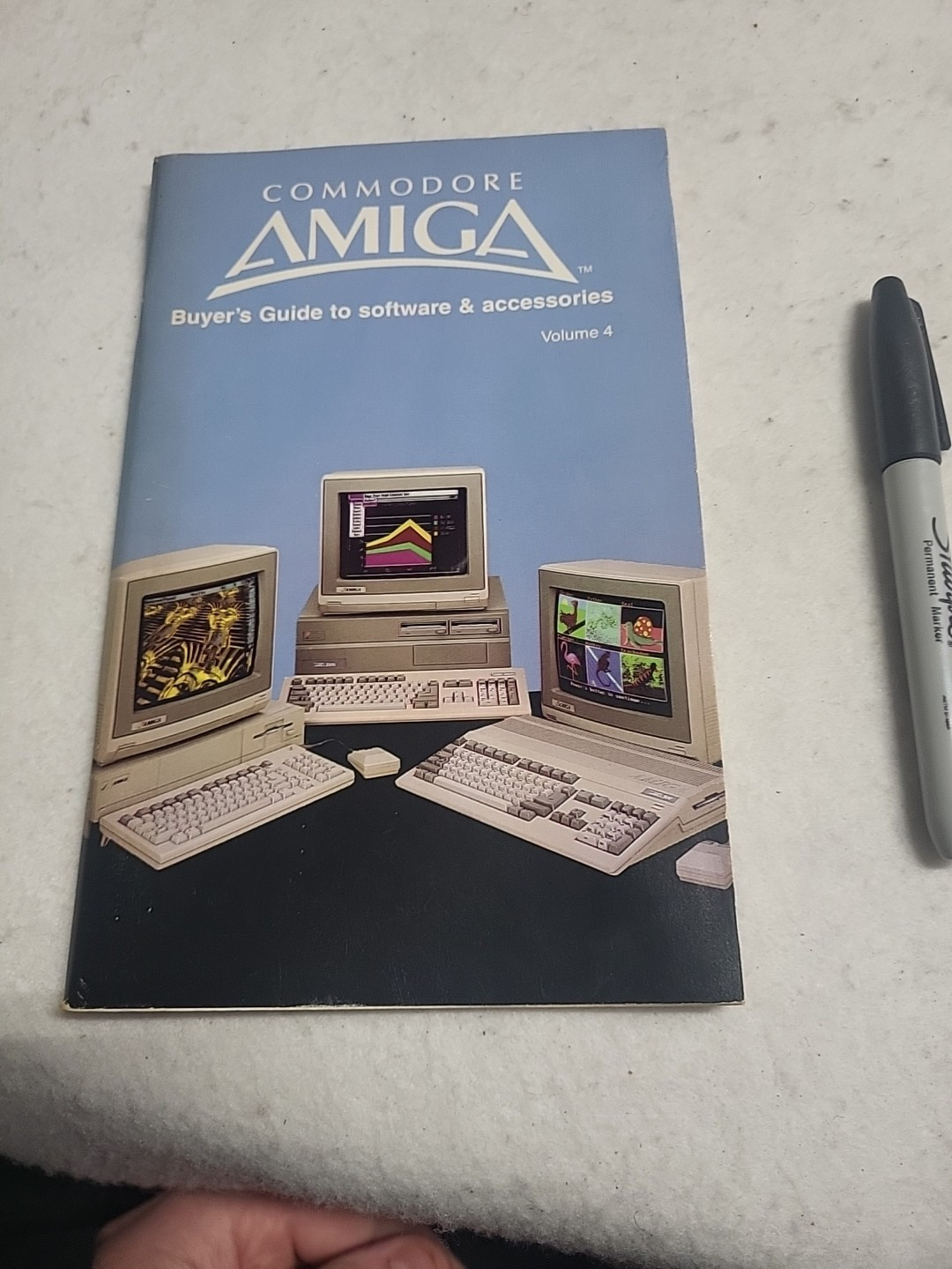 Commodore Amiga Buyer’s Guide To Software and Accessories Vol 4, Vtg Computers