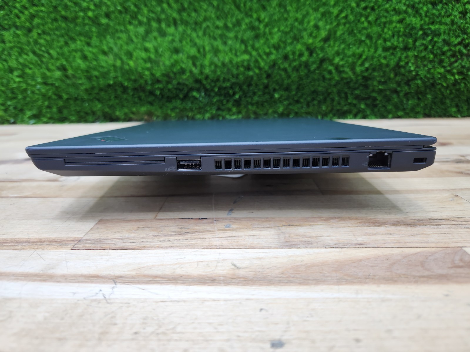 Lenovo ThinkPad T490 14″ FHD i5-8365U 1.6GHz 16GB RAM 256GB SSD Windows 11 Pro ~
