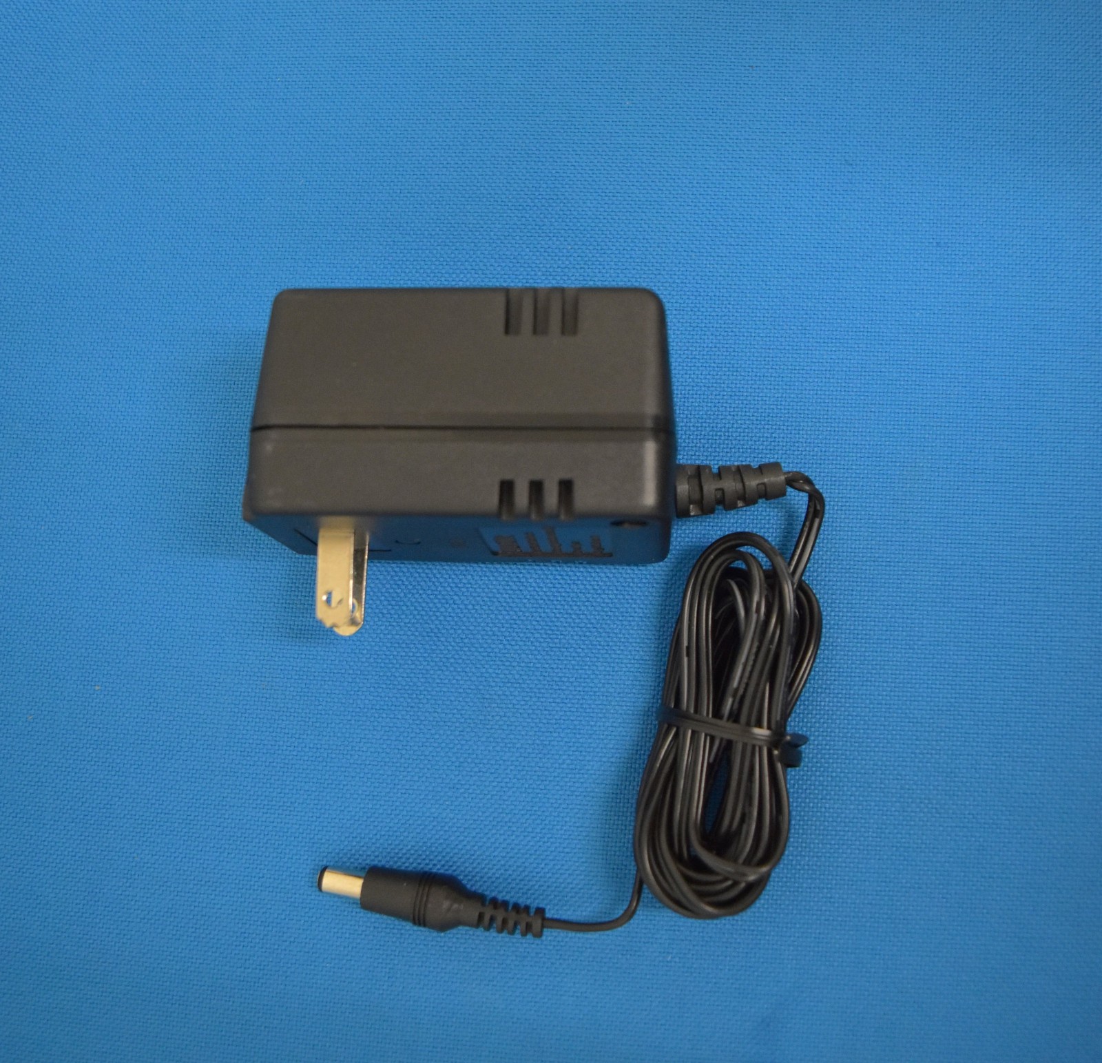 Port YCMD0450 AC Adapter Class 2 Input 120V-60 Hz Out Put 12VDC 500mA (12V-0.5A)