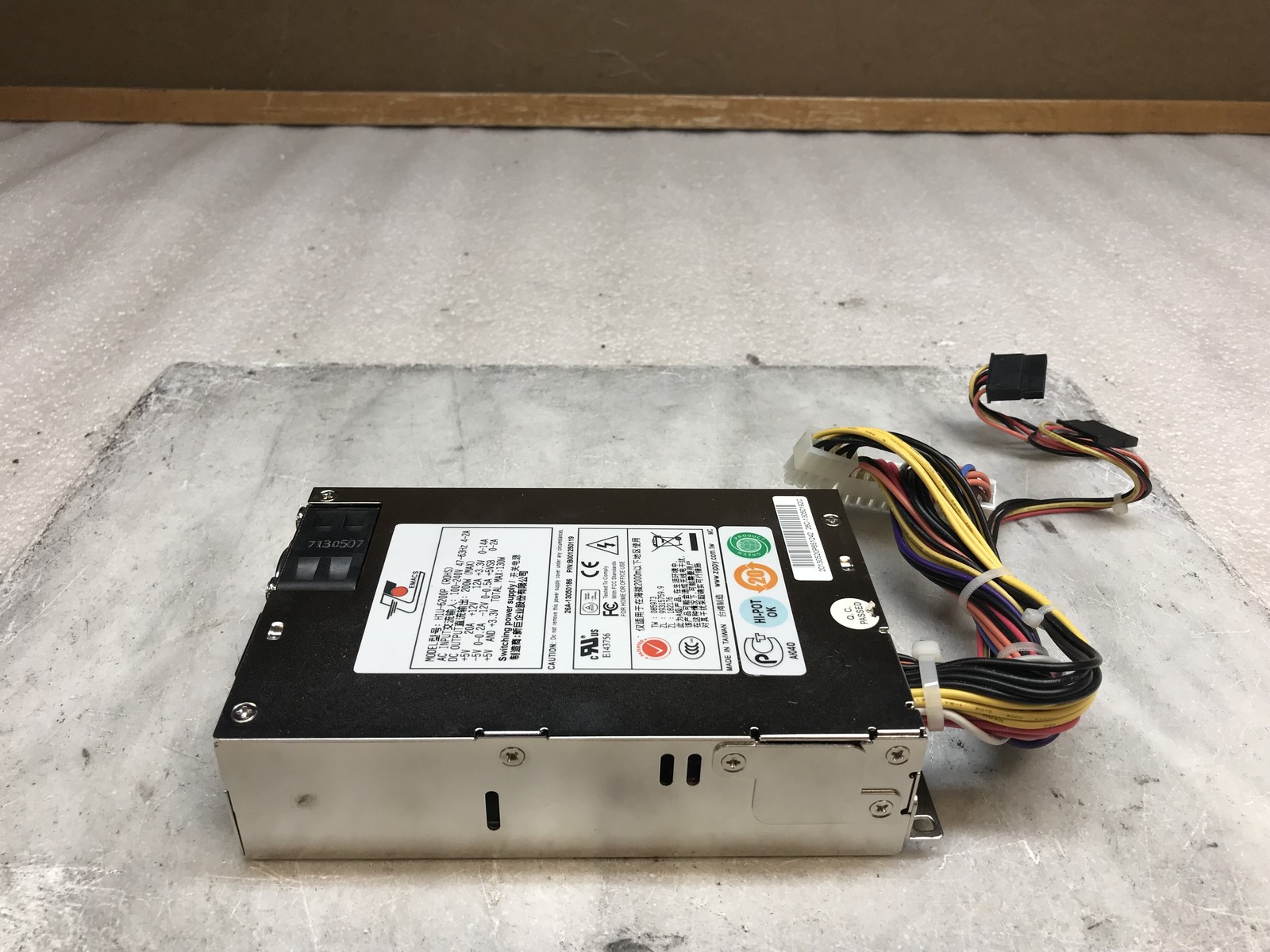ZIPPY EMACS H1U-6200P 200W ATX Switching Power Supply w/ Power Cable