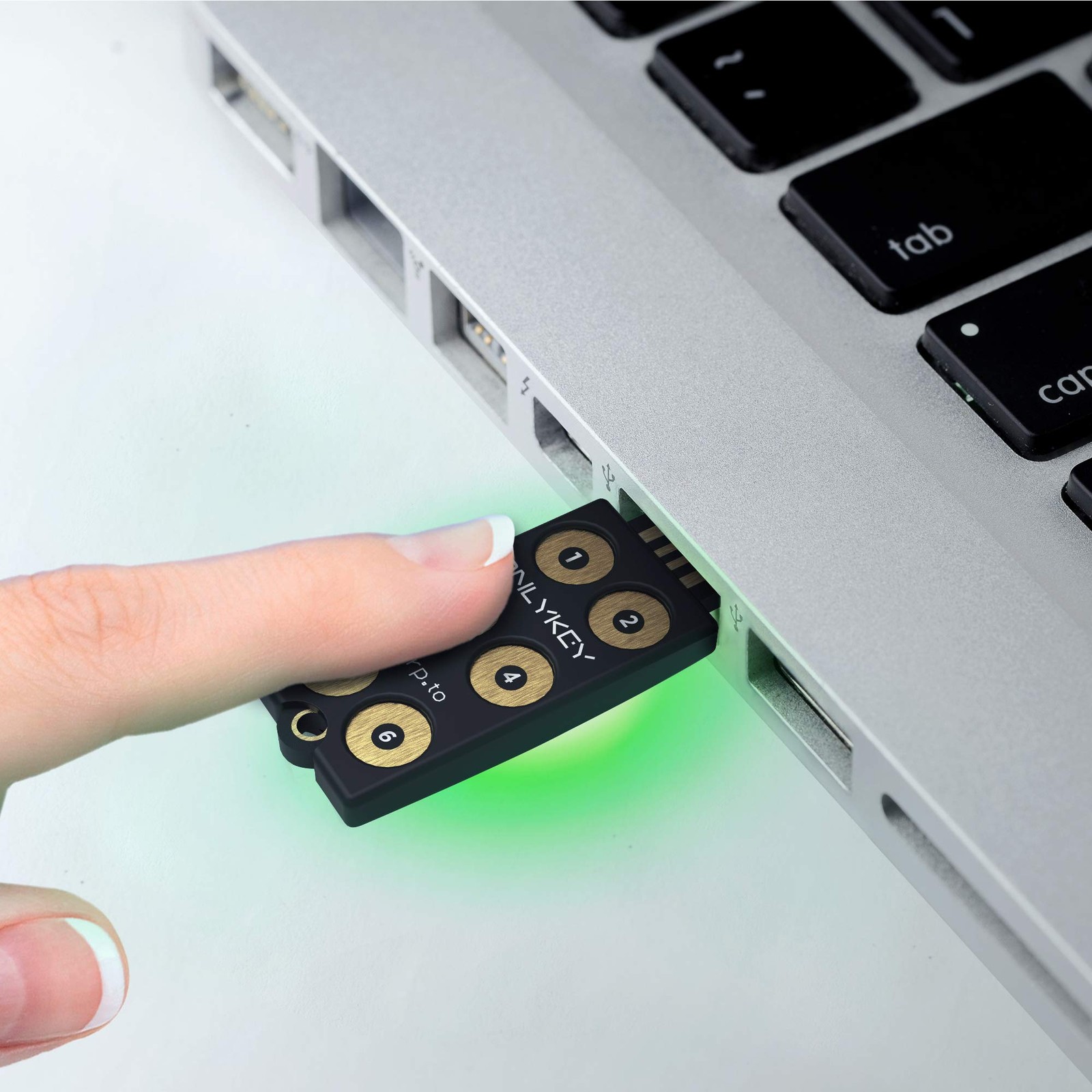FIDO2 Security Key & Password Manager | Universal Two-Factor Authentication