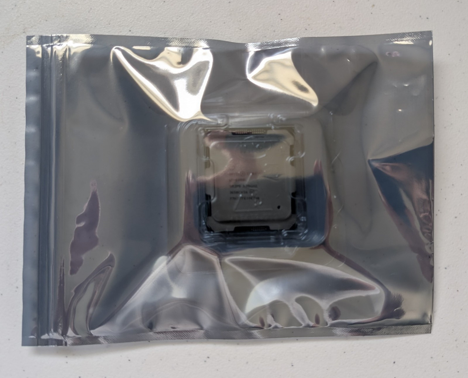 Intel i7-6900K 3.2 GHz 20MB 8 Core 140W LGA2011-v3 Desktop HEDT CPU