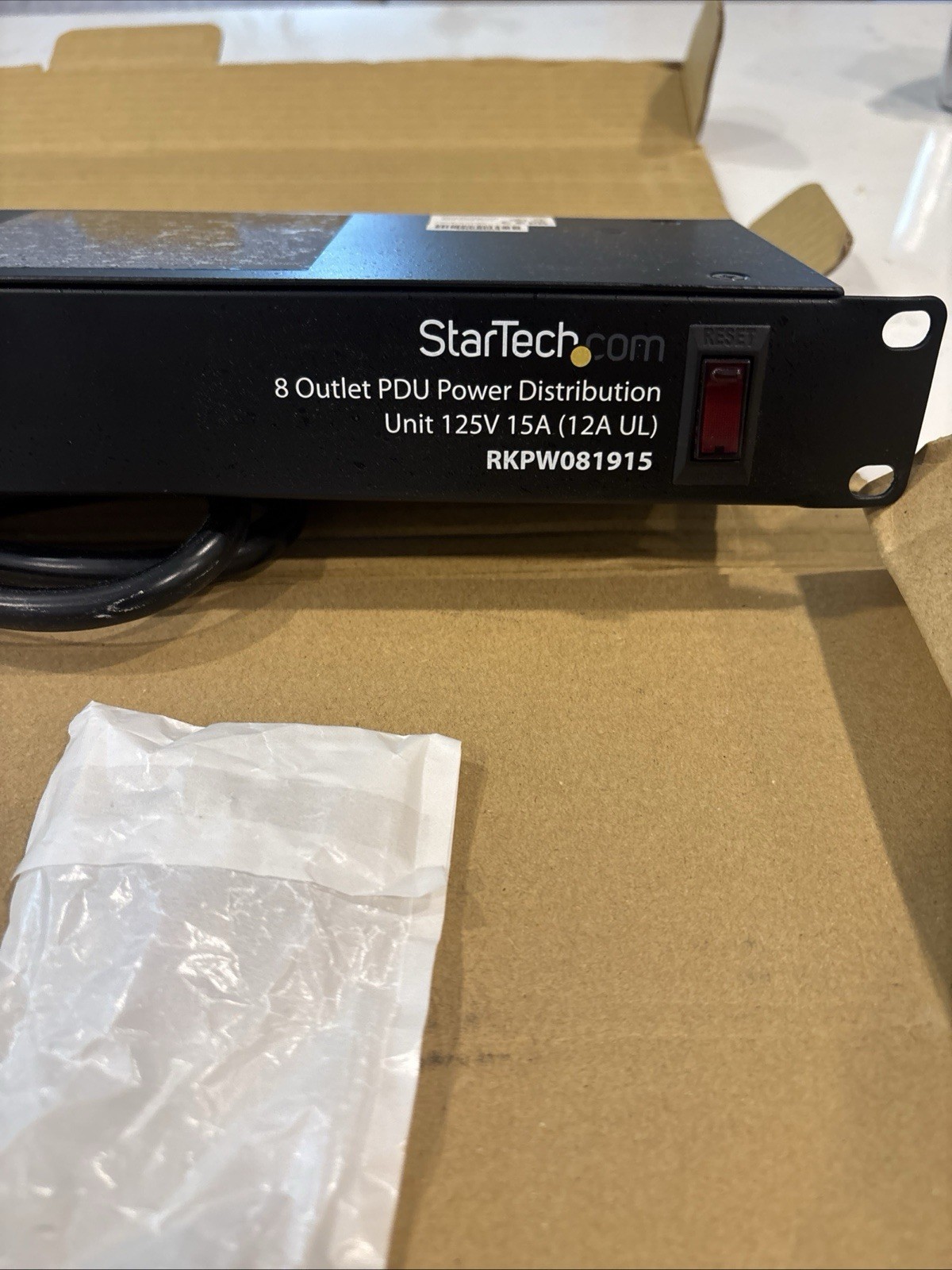 StarTech.com RKPW081915 Rackmount PDU with 8 Outlets with Surge Protection – 19