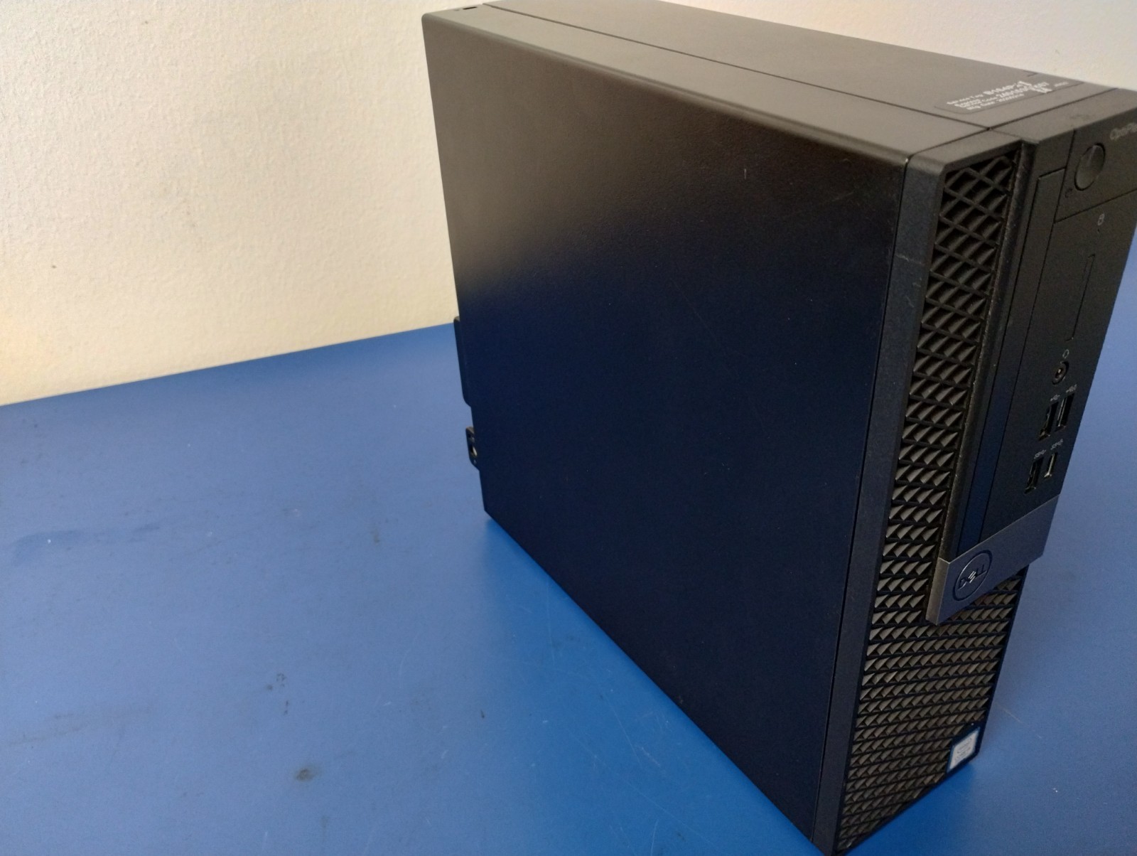 DELL OptiPlex 5070 i5-9500 3.00 GHz16GB RAM 256 GB M.2 Intel(R) UHD Graphics 630