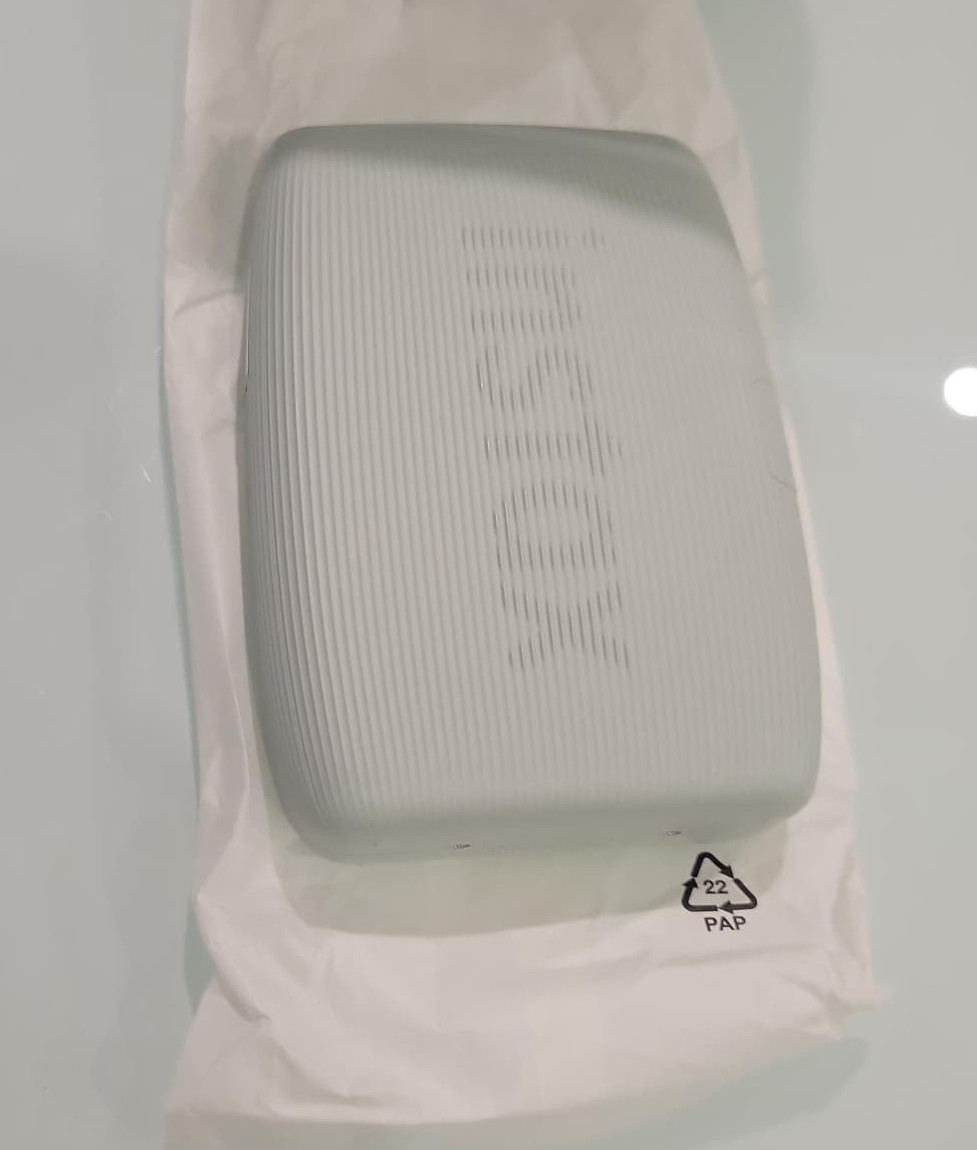 FUJIFILM Instax Mini Link 3 Smartphone Printer – Sage Green the wire is missing!