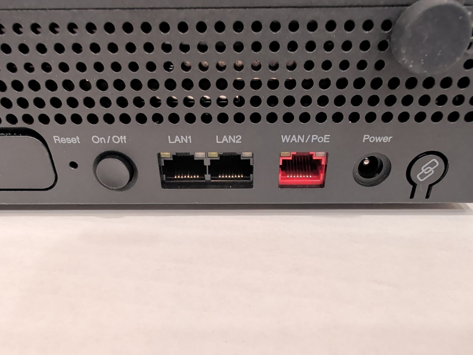 NOB Verizon Business 5G Internet Gateway 2-Port Ethernet Router (XC46BE) Black
