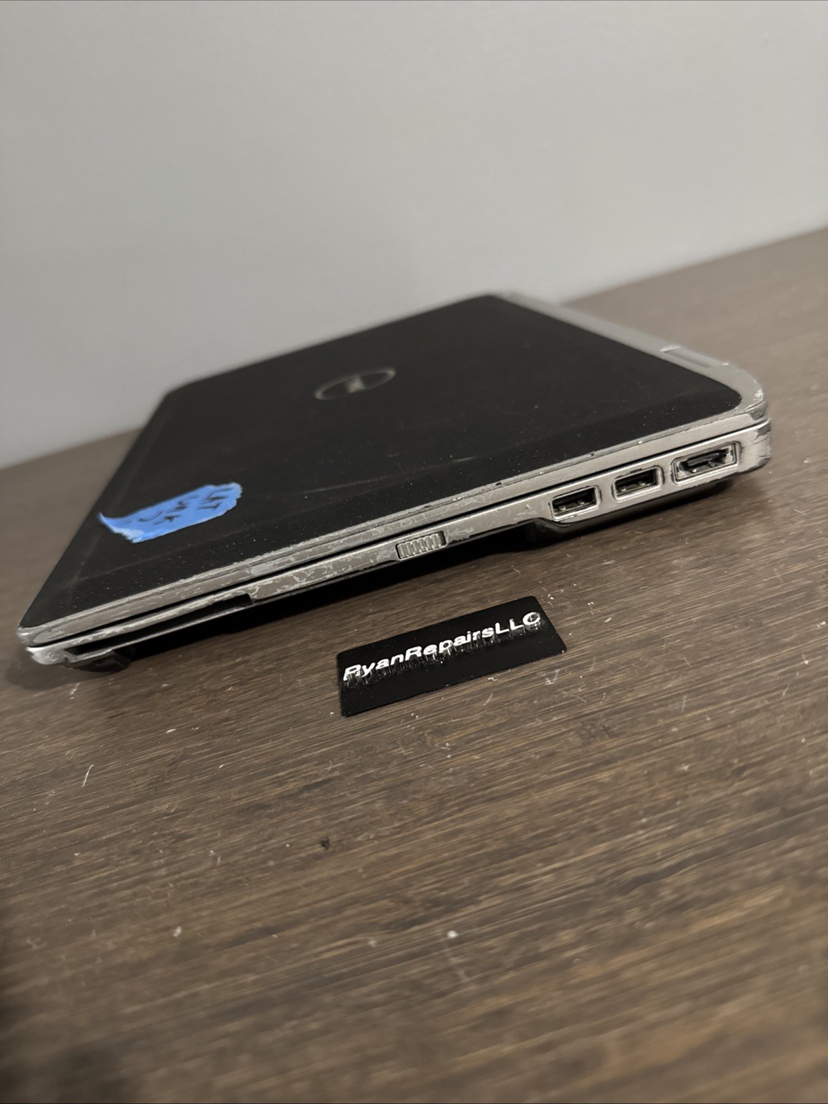 Dell Latitude Laptop – Unknown model – PARTS OR REPAIR