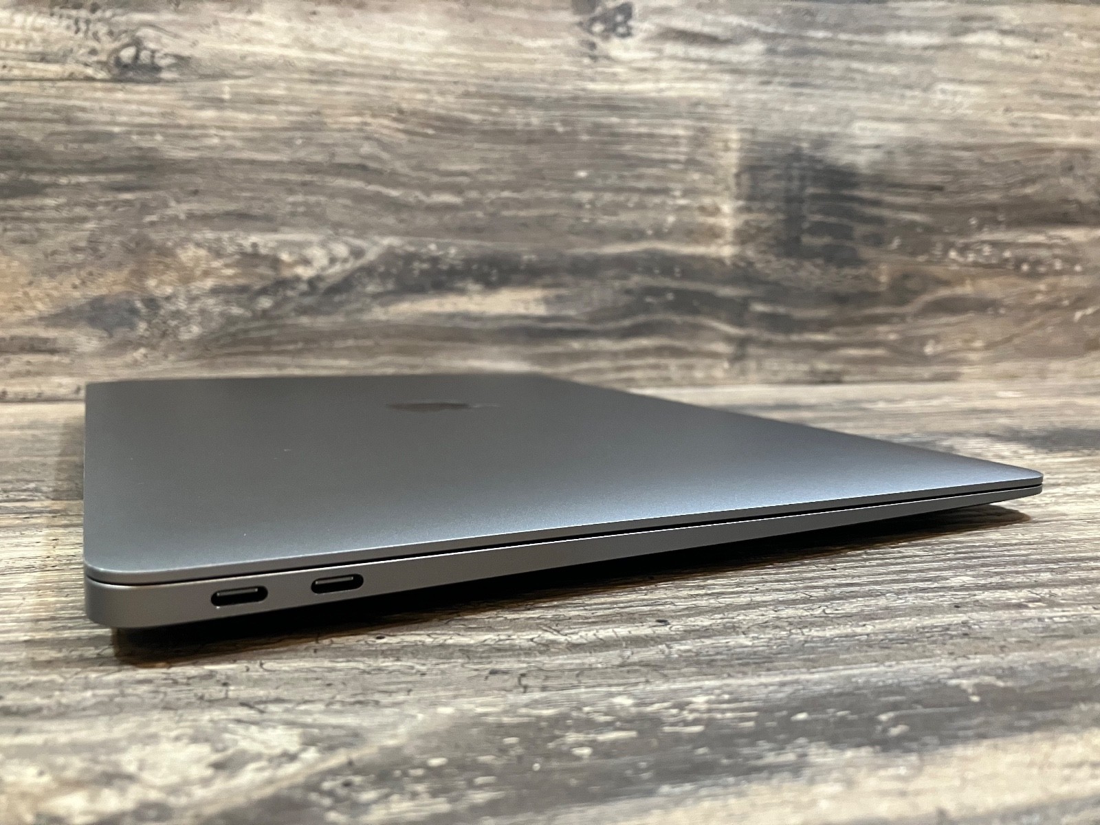 2020 Macbook Air Apple M1 8 CPU/ 7 GPU | 16GB RAM 256 SSD | Sonoma OS | A Grade