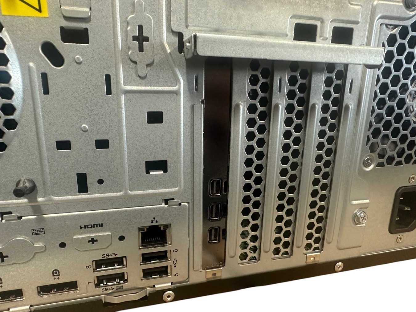 Lenovo ThinkStation P330 Workstation i7-8700 3.2GHz 512GB +3TB 16GB WIN11 P400