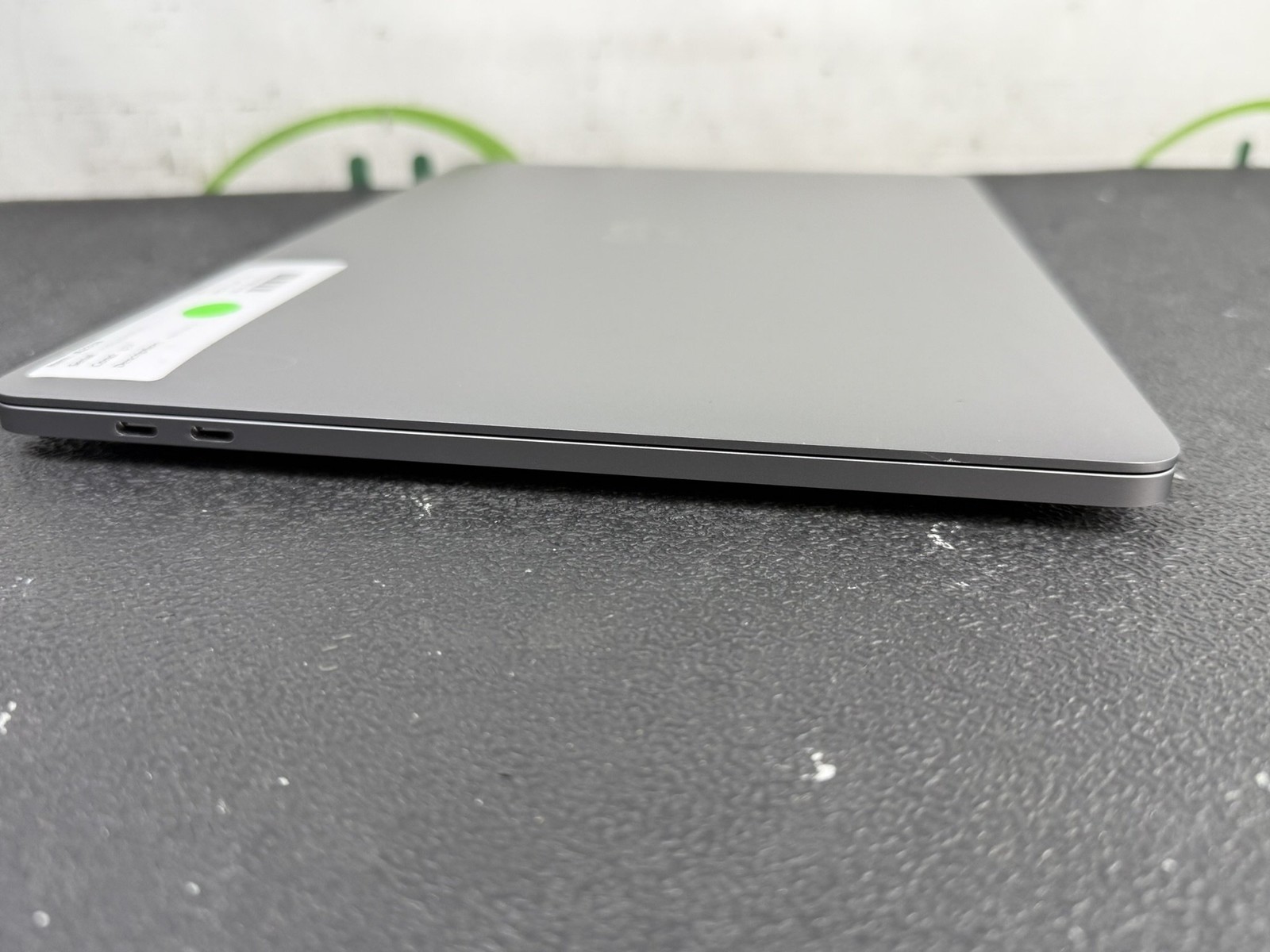 Apple MacBook Pro A2338 13.3″ 8-Core M1 2020 8GB DDR4 256GB Touchbar