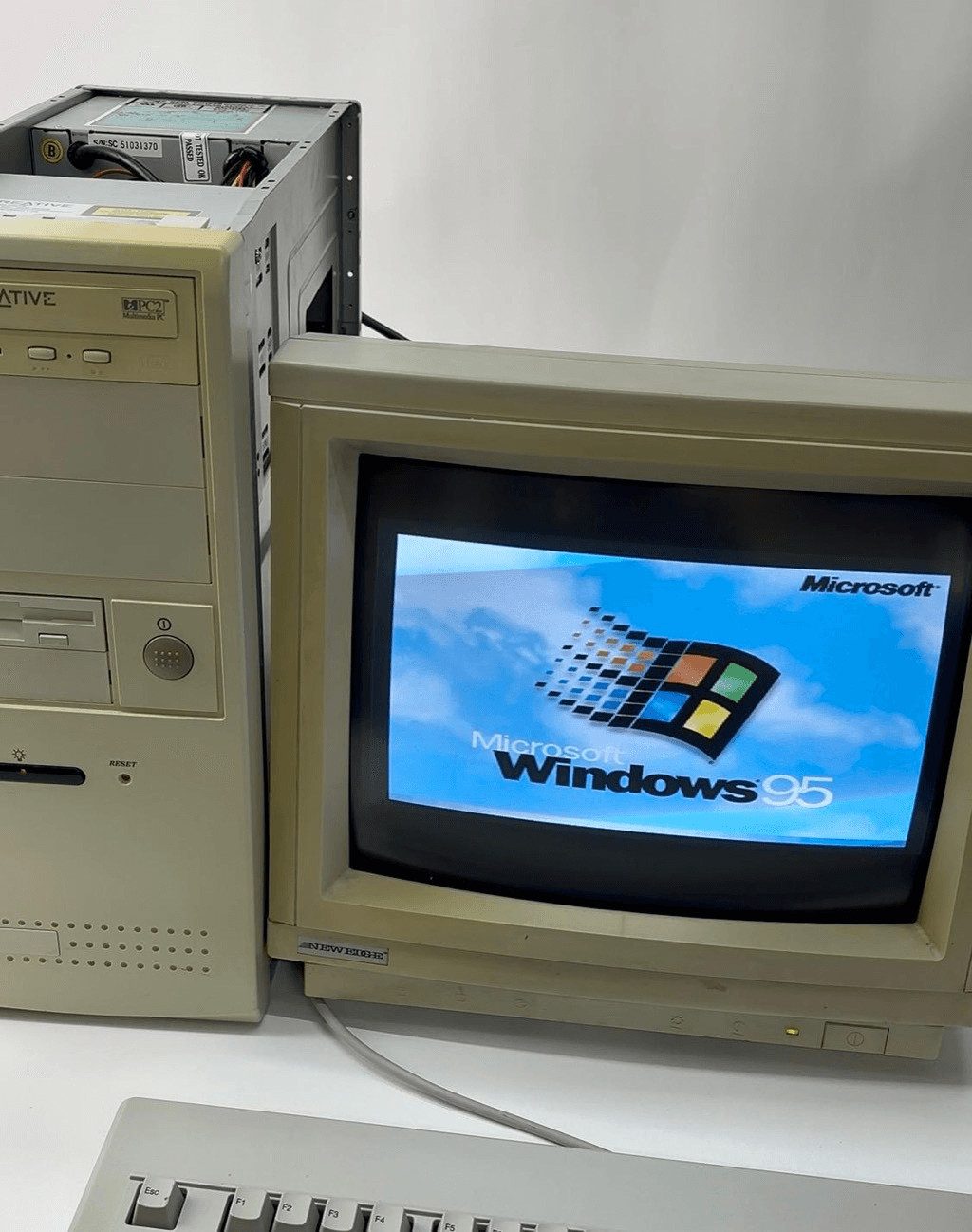 Vintage 1990s Windows 95 PC Tower Intel Pentium 16MB RAM 1GB HDD Retro Gaming
