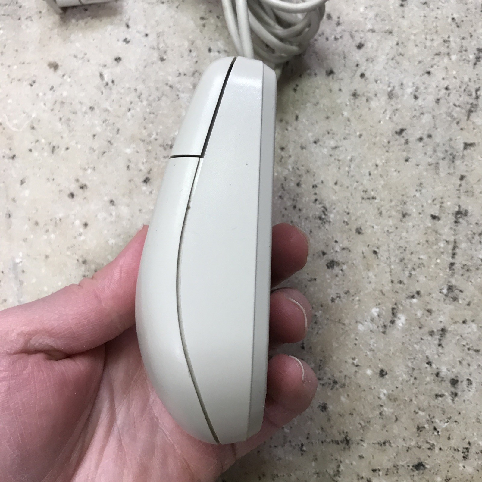 Vintage Mitsumi Serial Mouse EW4ECM-S3101 Beige Color – Roller ball – Malaysia