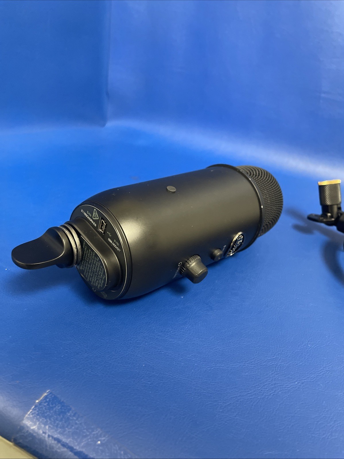 USED Logitech A00132 888-000322 Blue Yeti USB Microphone 500MA