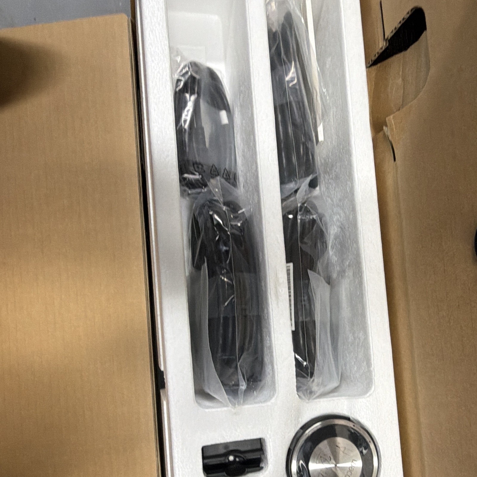 Wacom Cintiq Pro 24 24in Wired Graphics Tablet DTH2420K0 w/ Pro Pen 2