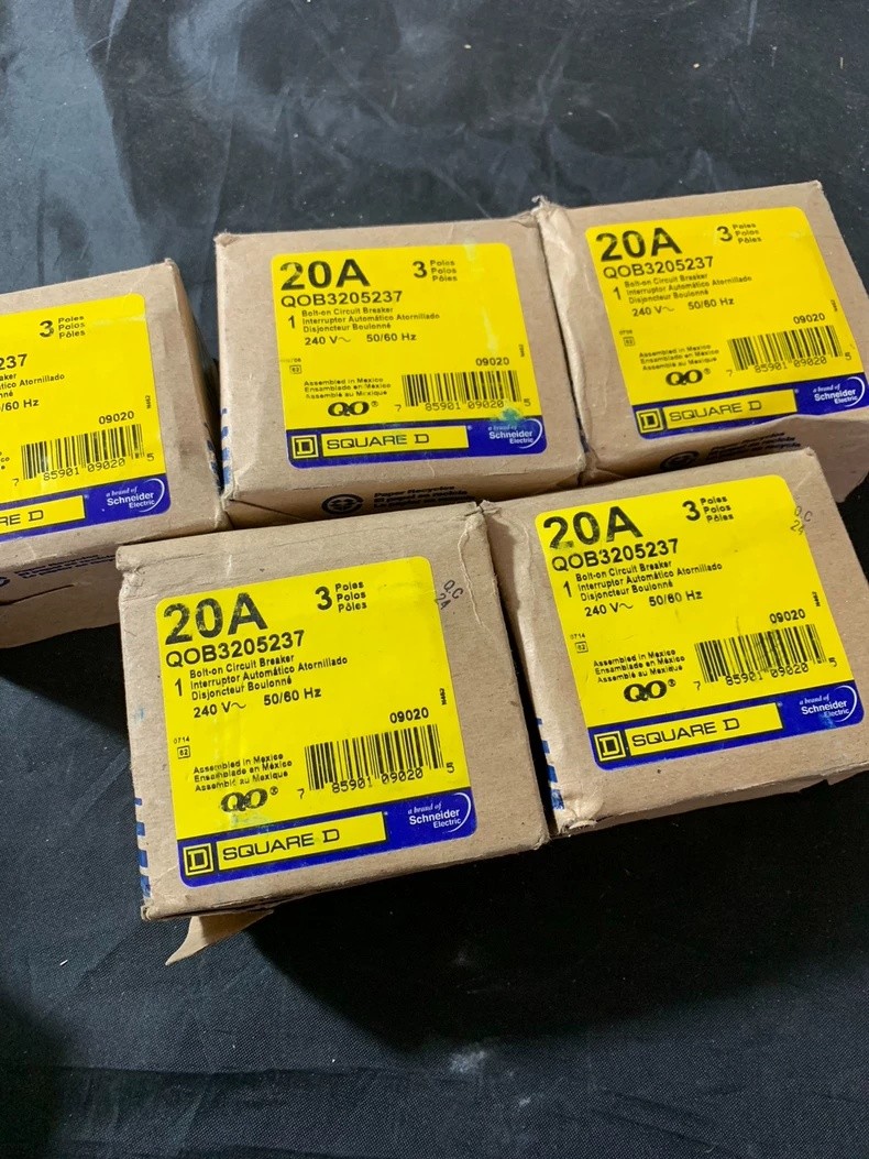 1PCS NEW QOB3205237 overnight shipment FedEx/DHL