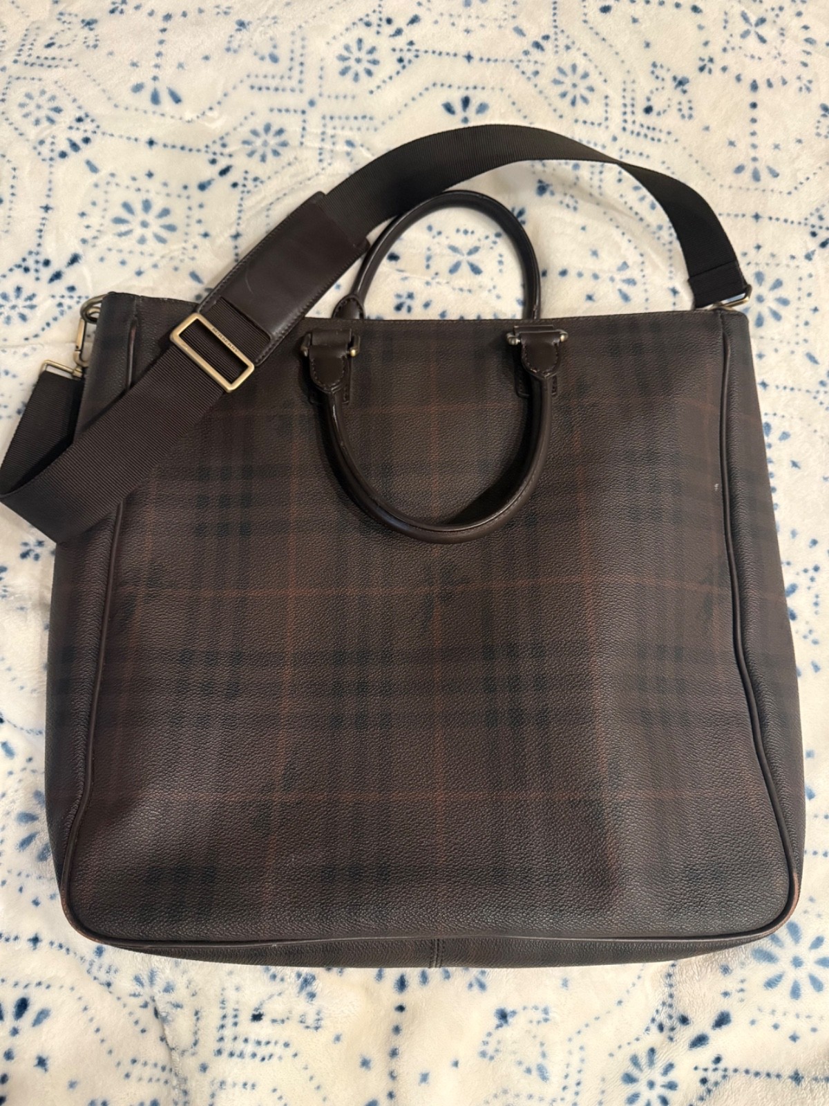 All genders Burberry bag w/Adjustable/removable crossbody strap fit laptop, &etc