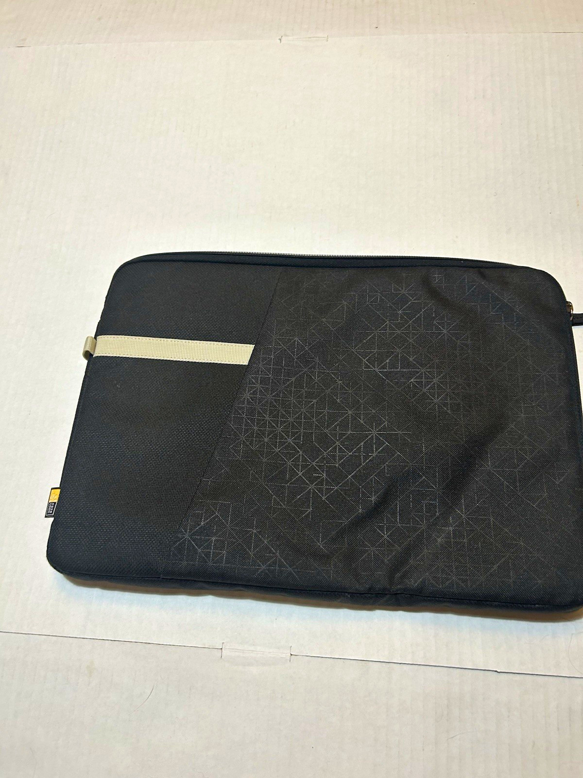 Case Logic 15in Laptop Sleeve Case Black Geometric Padded Polyester Zipper