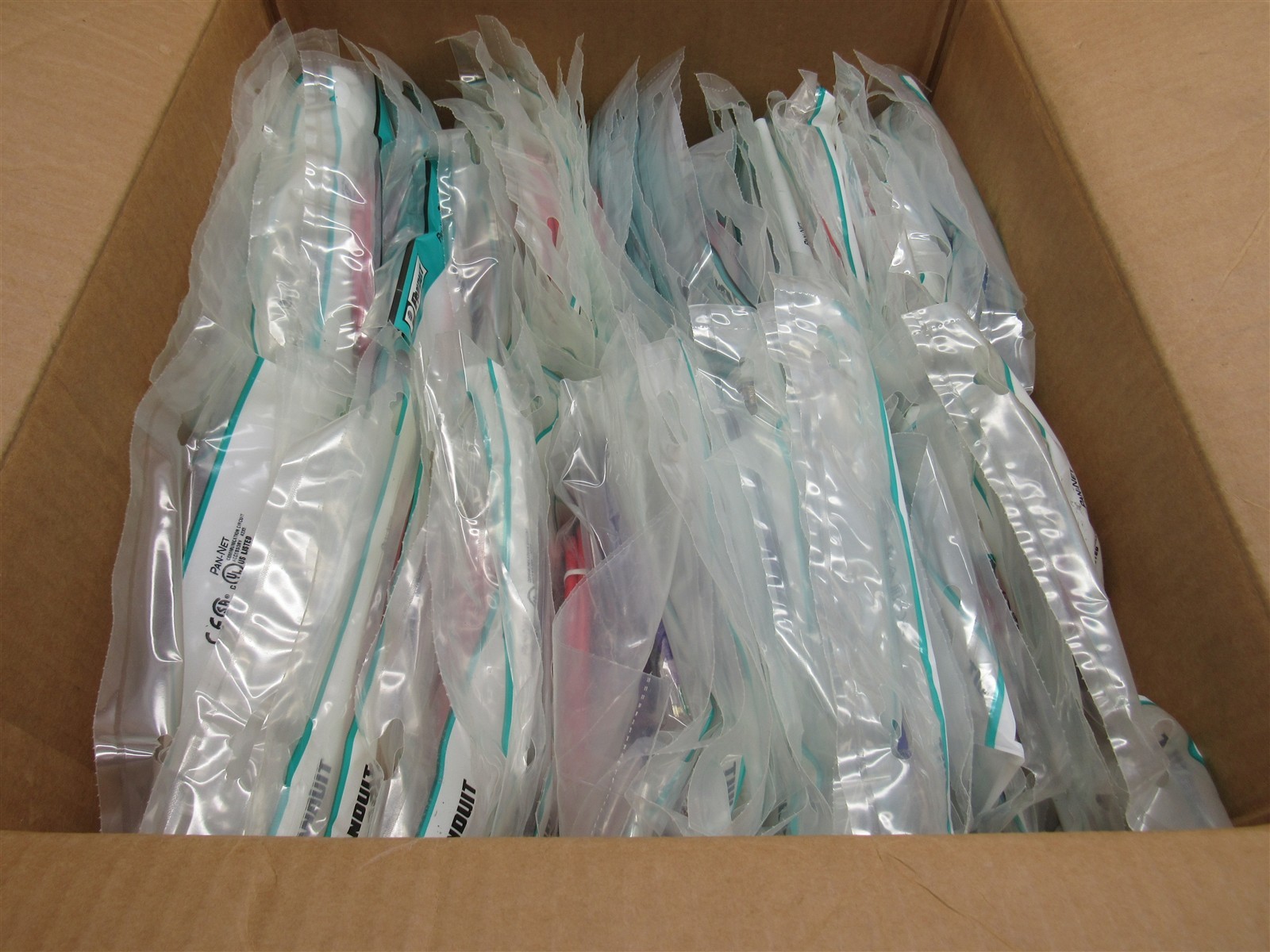 100 LOT NEW Panduit 7ft CAT5e Mixed Color Patch Cable RJ-45 UTPCH7RDY UTPCH7VLY