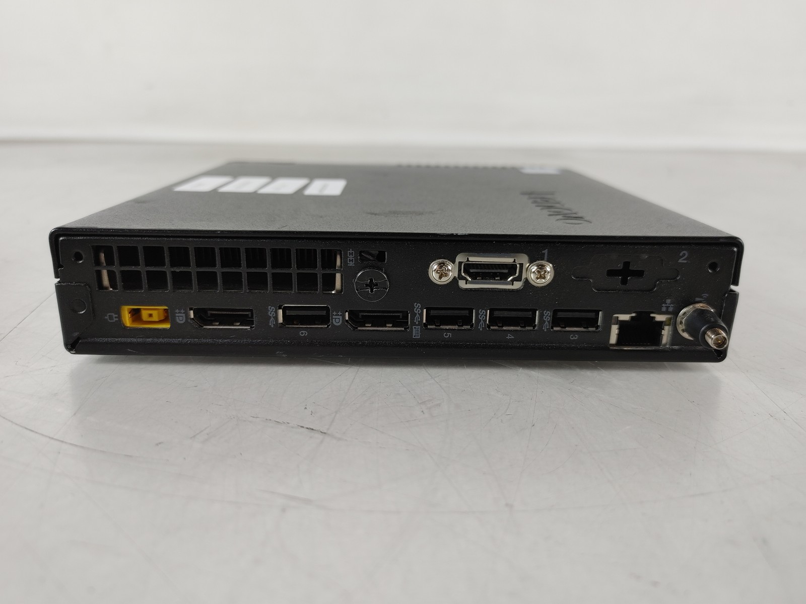 Lenovo ThinkCentre M910q Tiny Core i7-7700T 2.90 GHz 8 GB DDR4 No HDD