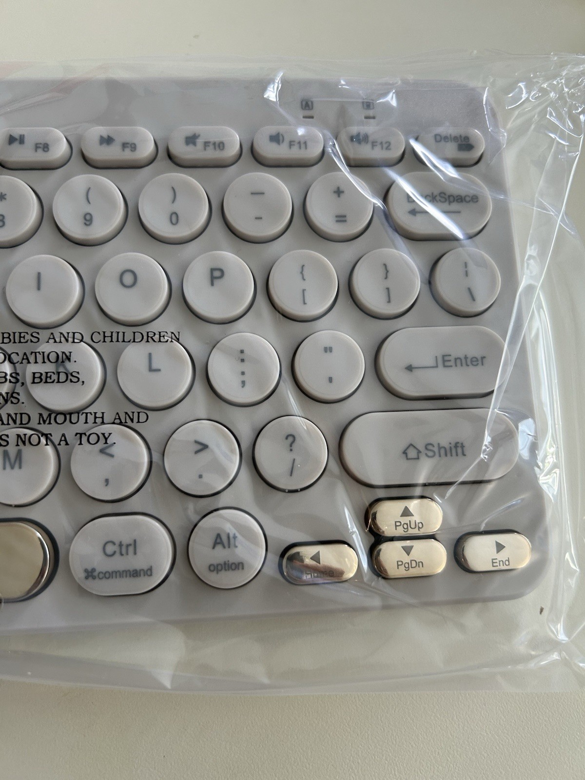 Chug, Inc. PC0001 Compact Wireless Keyboard Low Profile Keys White/Gold QWERTY