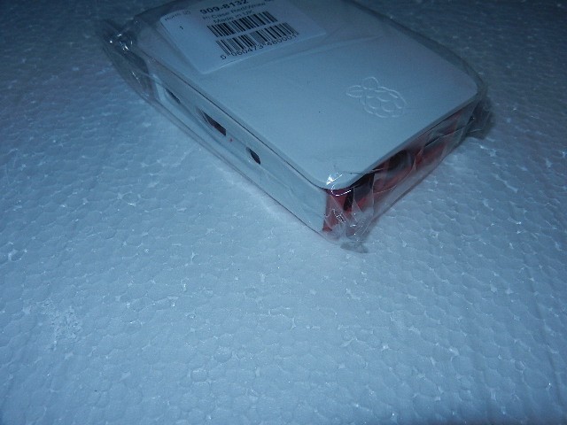 new Cana case kit for raspberry PI 3 B+ white / Red Raspberry Pi not included