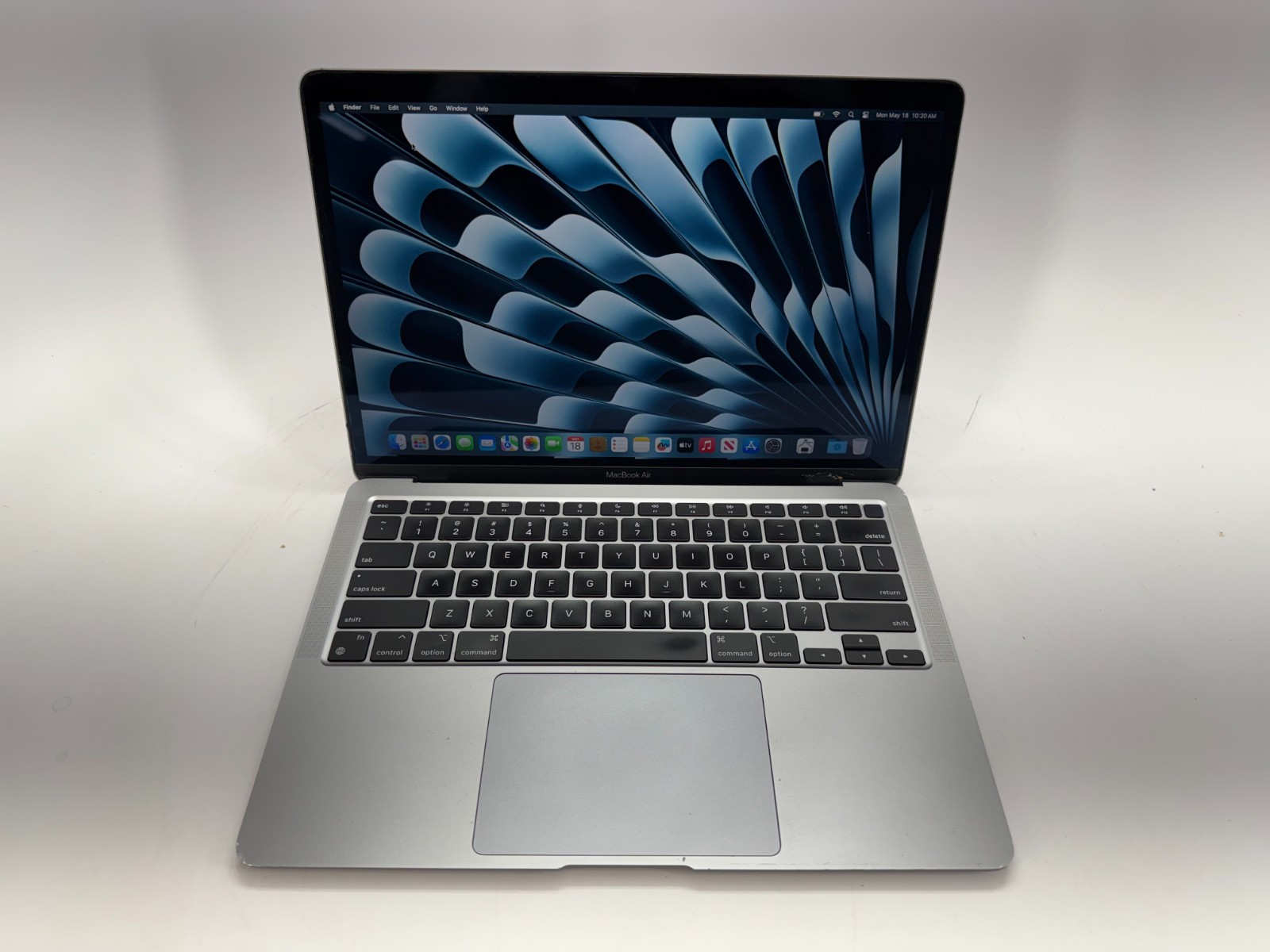 Apple 2020 MacBook Air M1 (7-Core GPU) 16GB RAM 256GB SSD – READ