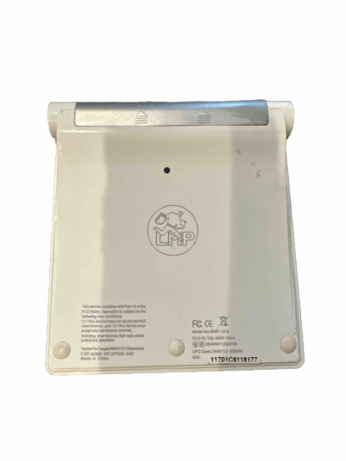 None Working Mac Book Air W/ A Box/Charger/Keypad/mac Book Discs