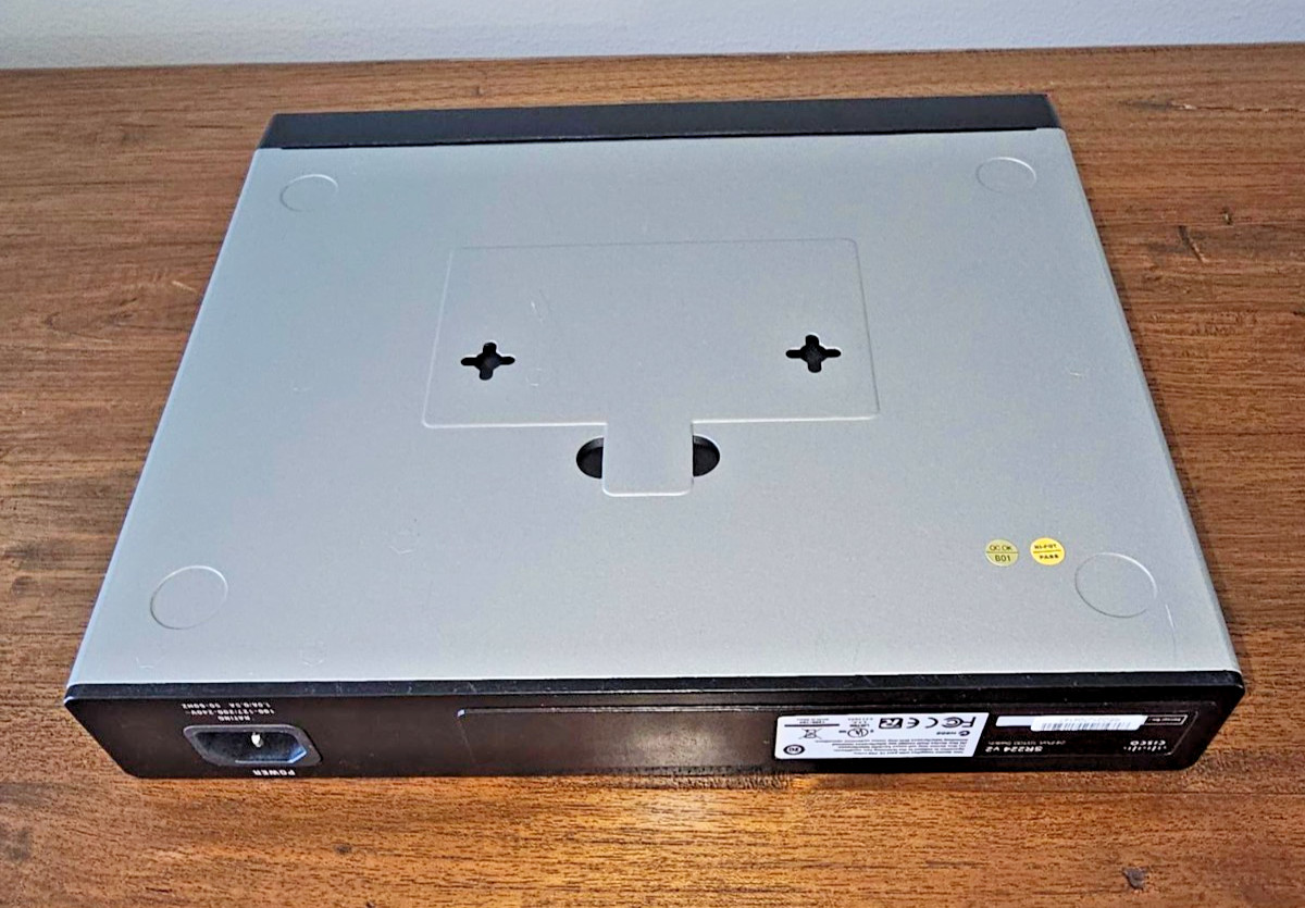 Cisco Small Business Unmanaged SR224 v2 24-Ports External Switch