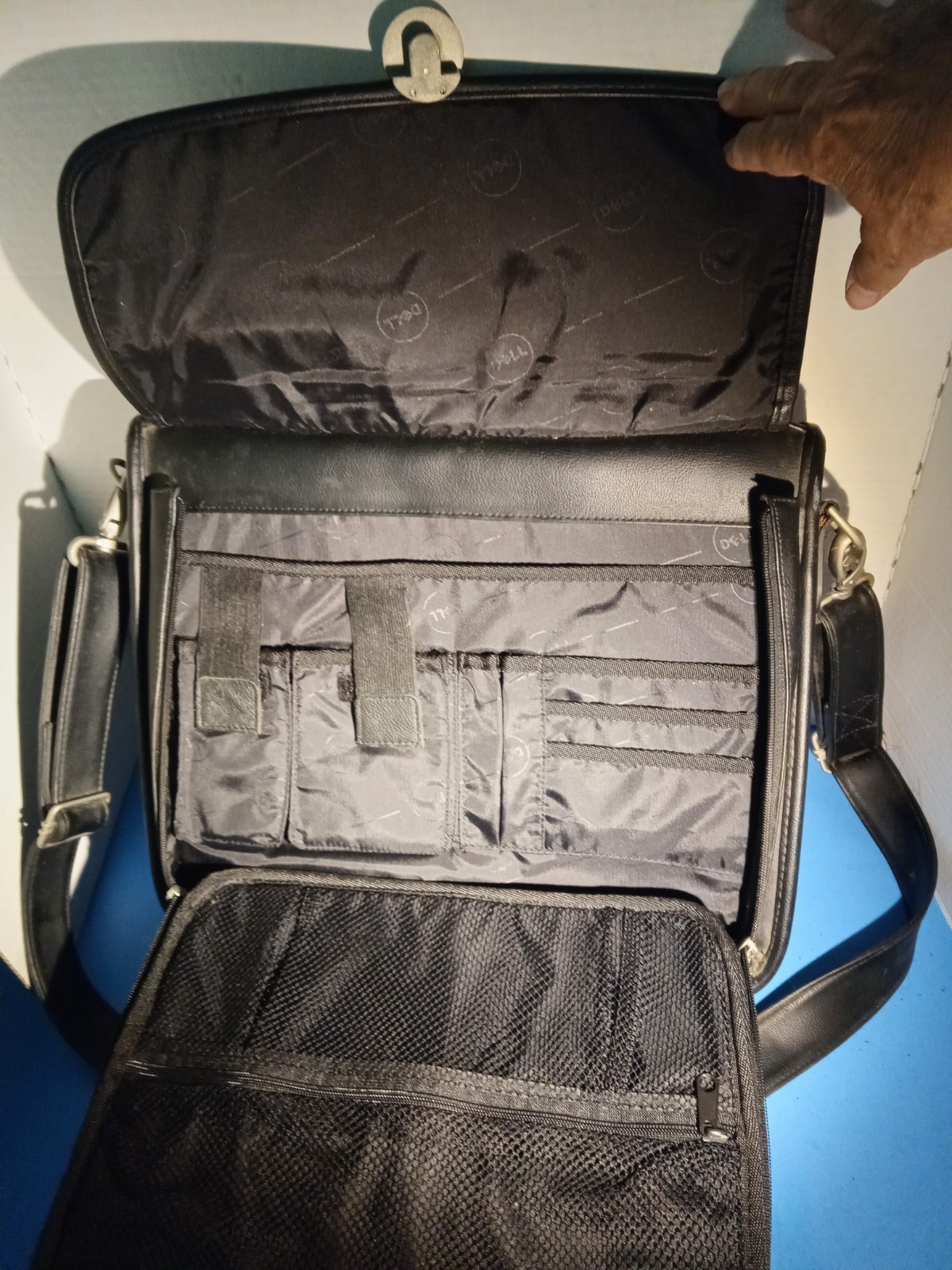 Laptop Computer Case-Blk-Dell-Pad Strap-For 15in Laptops-pre-owned