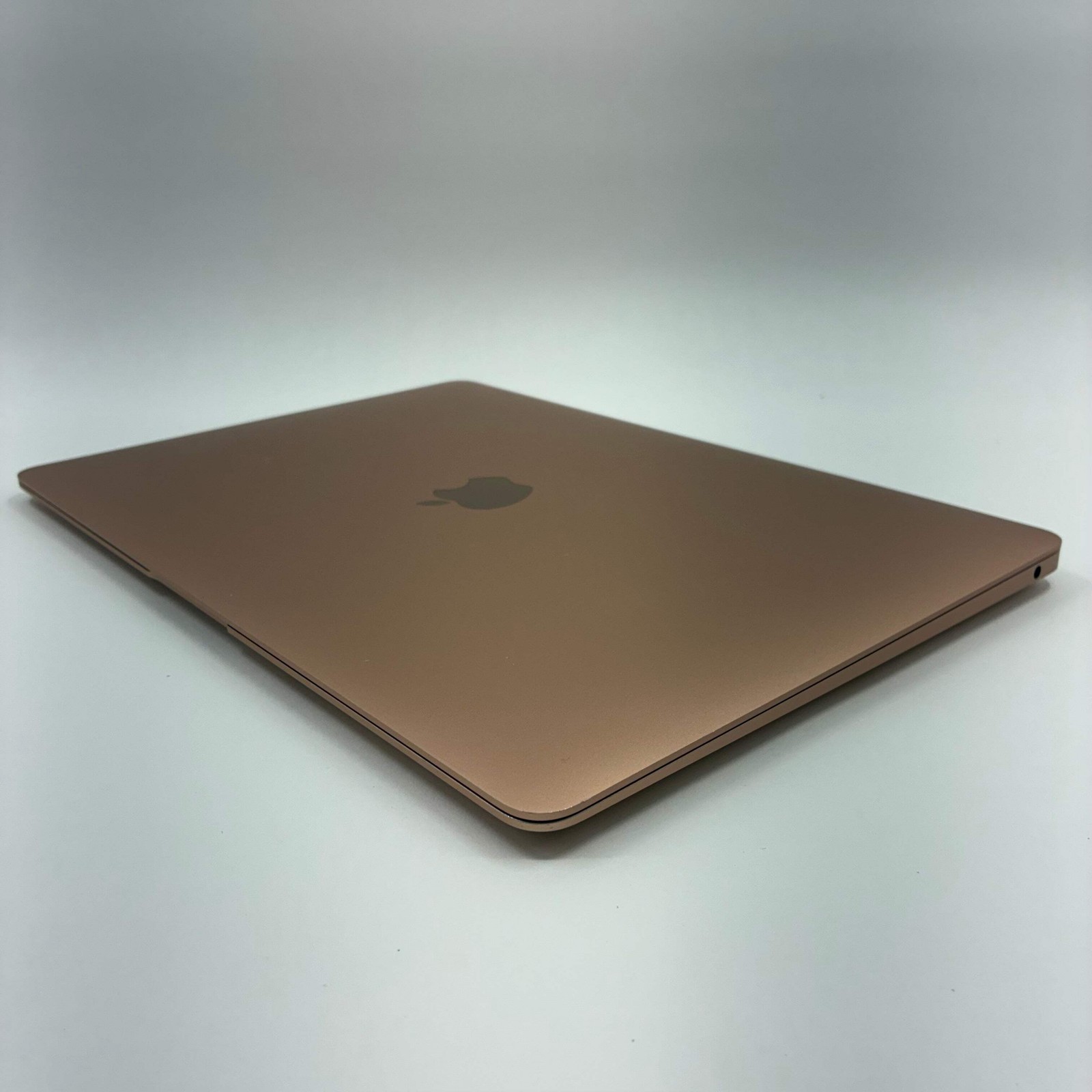 2020 Apple MacBook Air 13.3″ M1 7C GPU 3.2GHz 8GB RAM 256GB SSD A2337