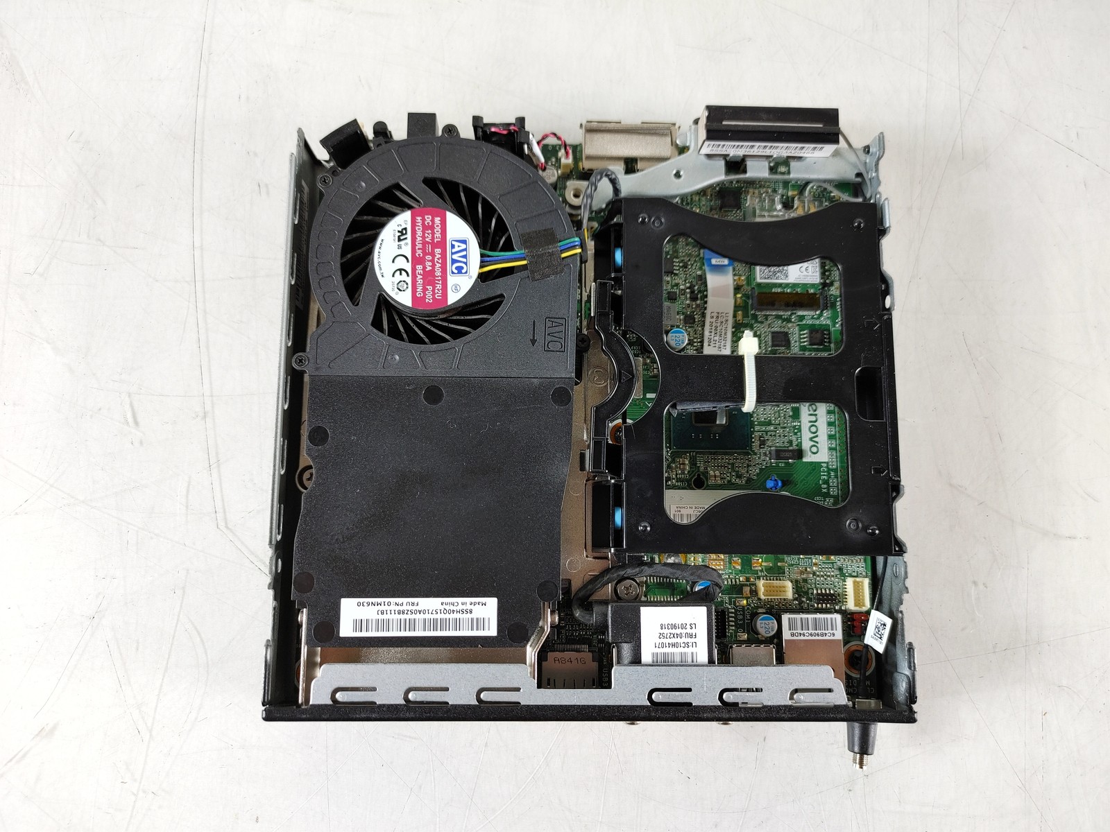 Lenovo ThinkCentre M910q Tiny Core i7-7700T 2.90 GHz 8 GB DDR4 No HDD