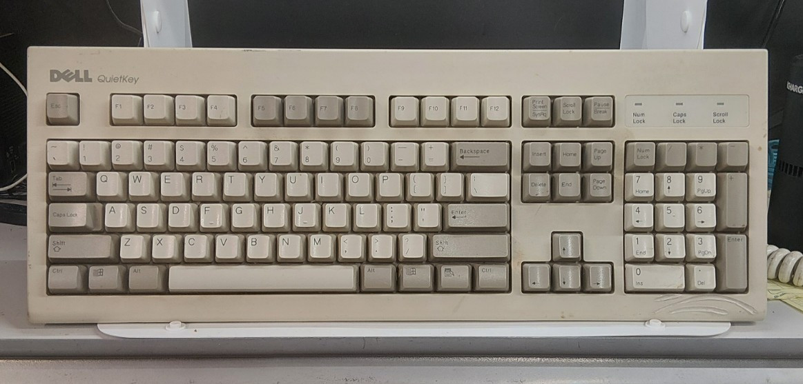 Vintage-Dell QuietKey SK-8000 Wired PS/2 Keyboard Beige Grey Vintage