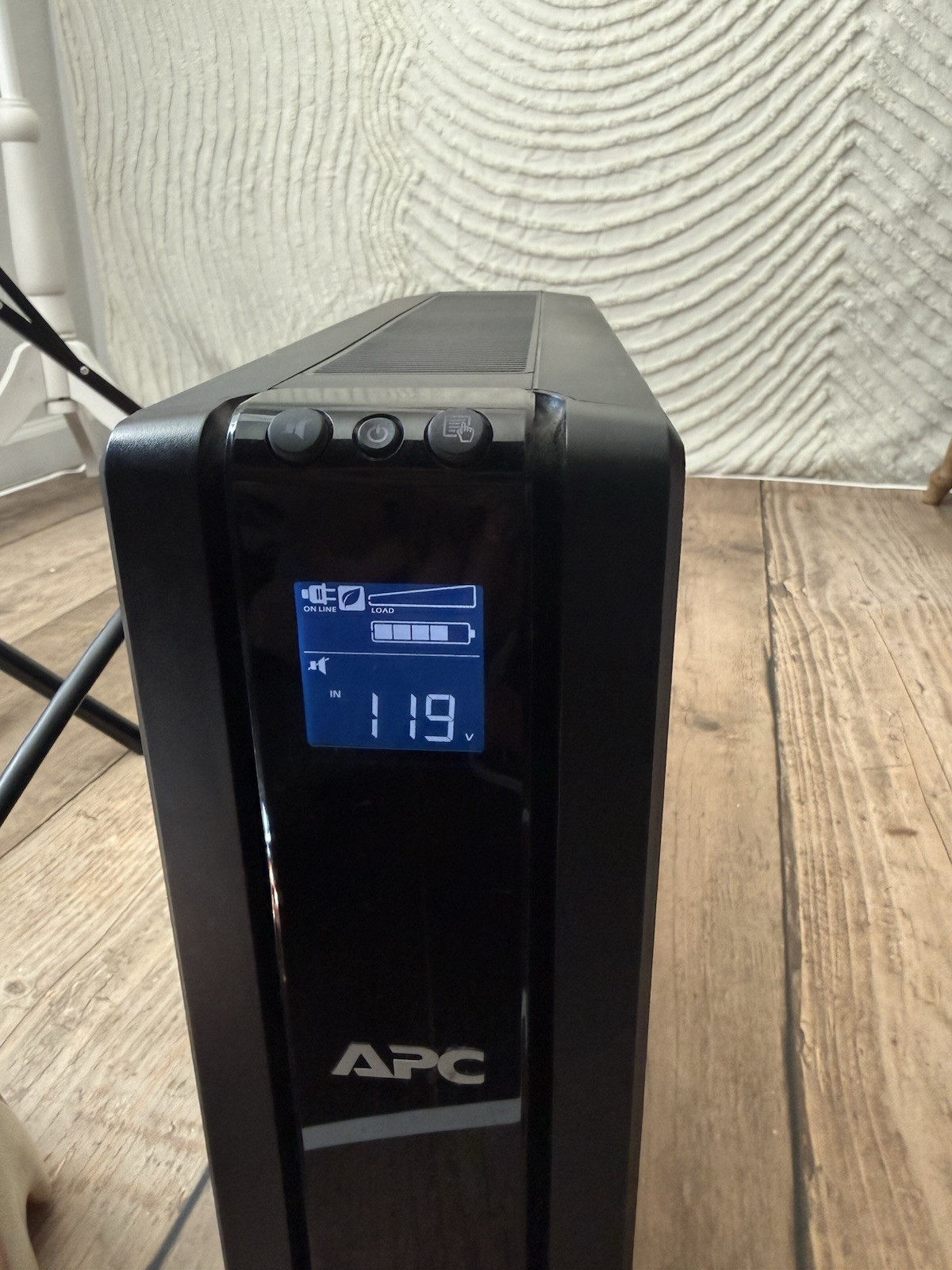 APC Back-UPS XS 1500 BX1500G 865W UPS Battery Backup Surge Protector YES Battery