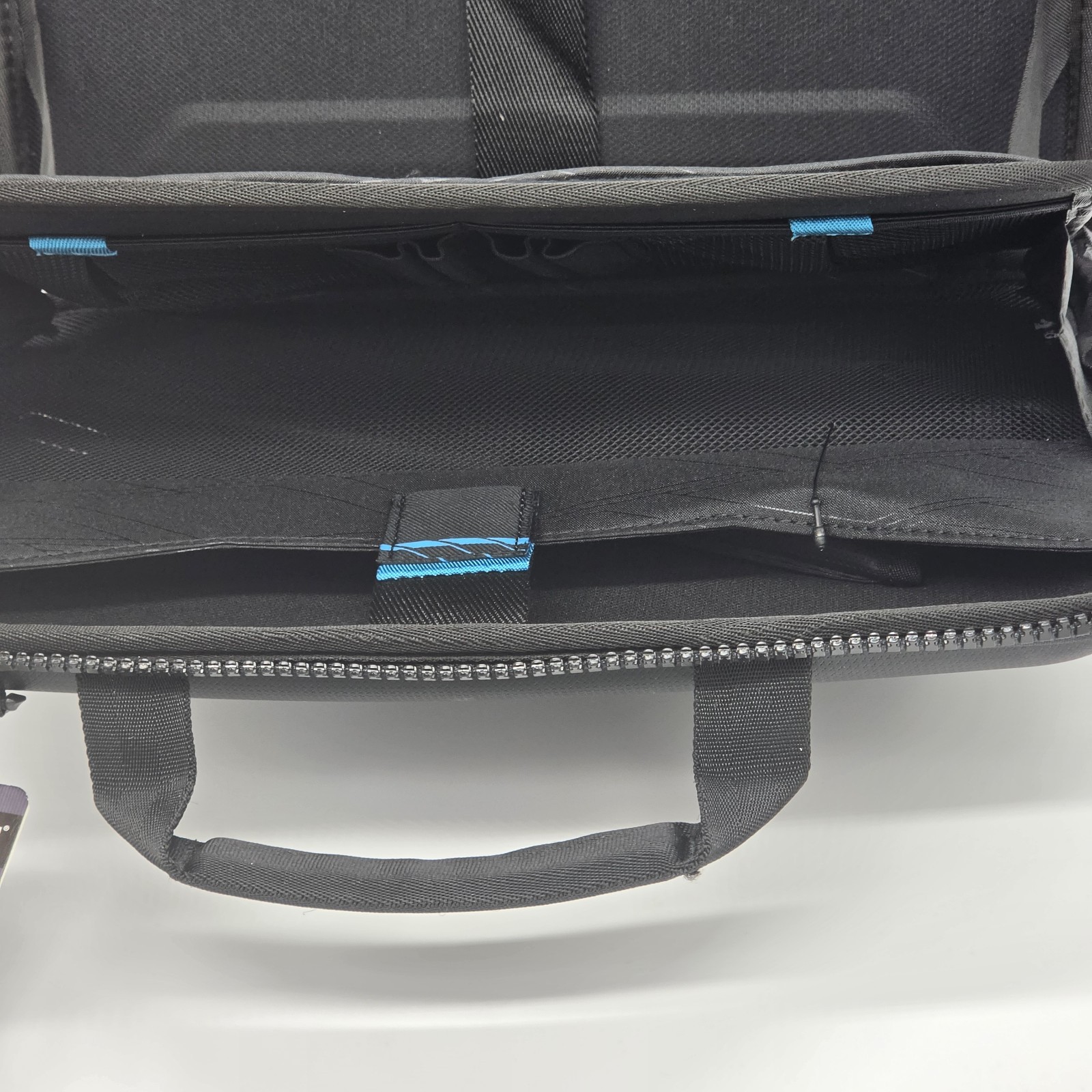 ✨NEW WITH TAGS✨Thule Gauntlet 4.0 Attaché 13″/14″ MacBook Pro Laptop Case