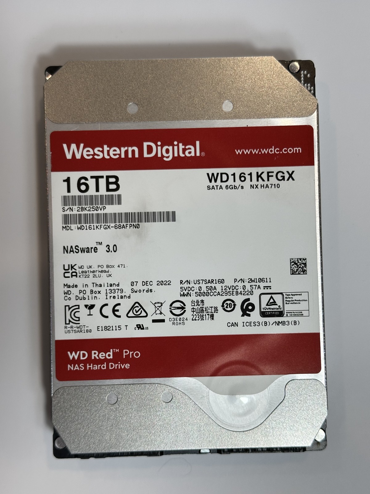 Western Digital Red Pro 16TB (3.5″ SATA III) NAS Hard Drive WD161KFGX