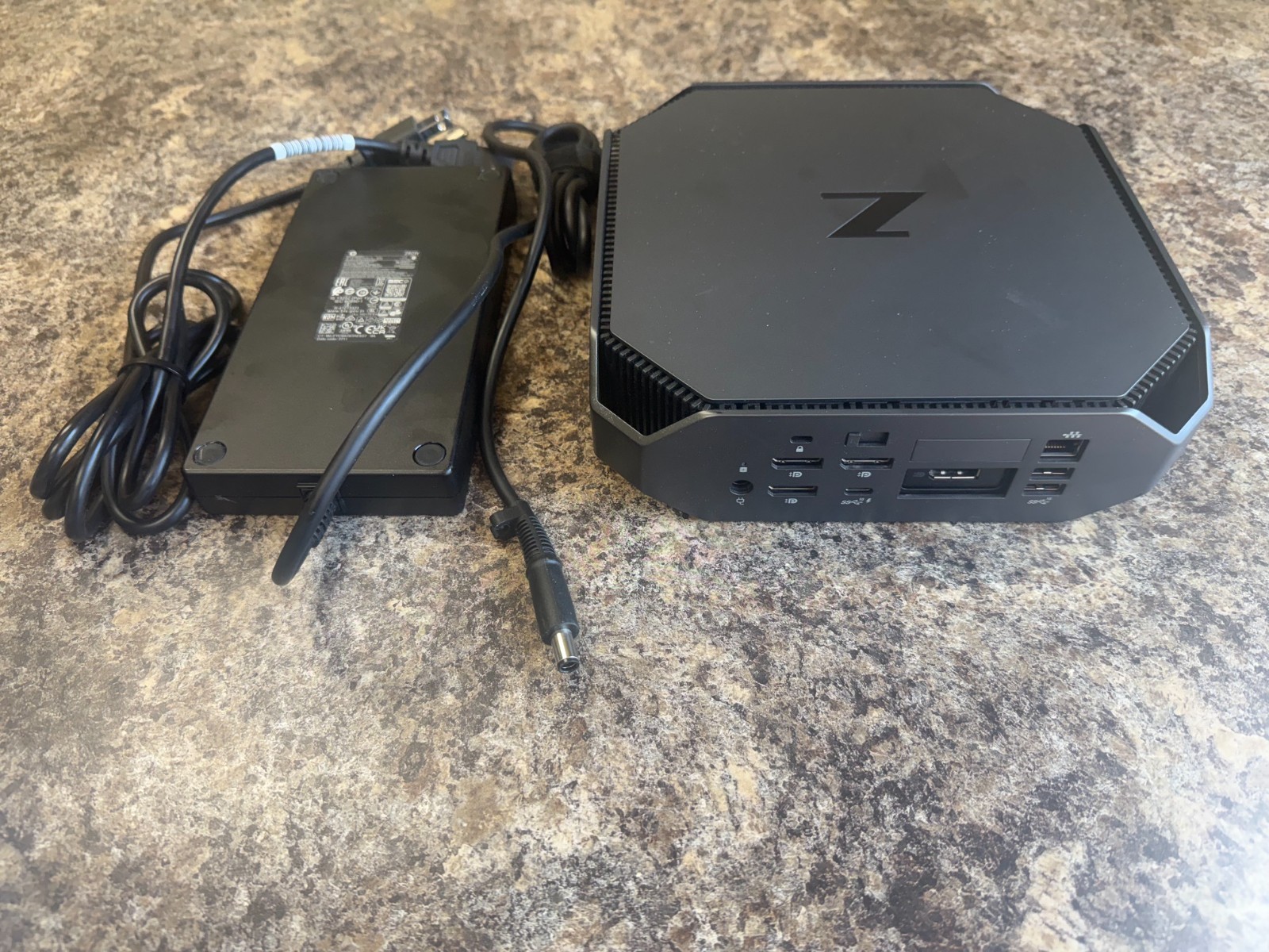 HP Z2 Mini G5 Workstation Xeon W-1270P 3.8GHz/16GB/1TB SSD/ NVIDIA T1000/W11 Pro