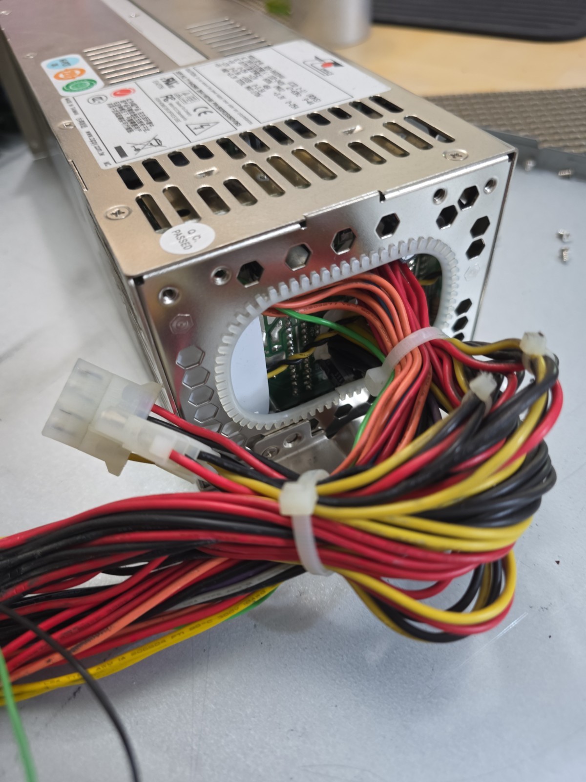 Zippy EMACS R2G-5600V4V 600W 2U Redundant Server Power Supply B00R2G060V063