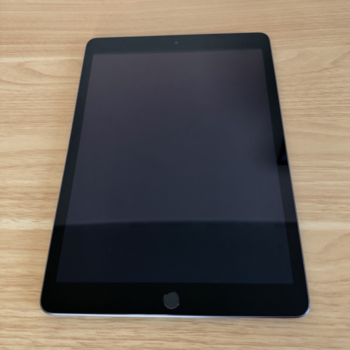Apple iPad 10.2 in Wi‑Fi Tablet – Gray, 64GB Storage Capacity