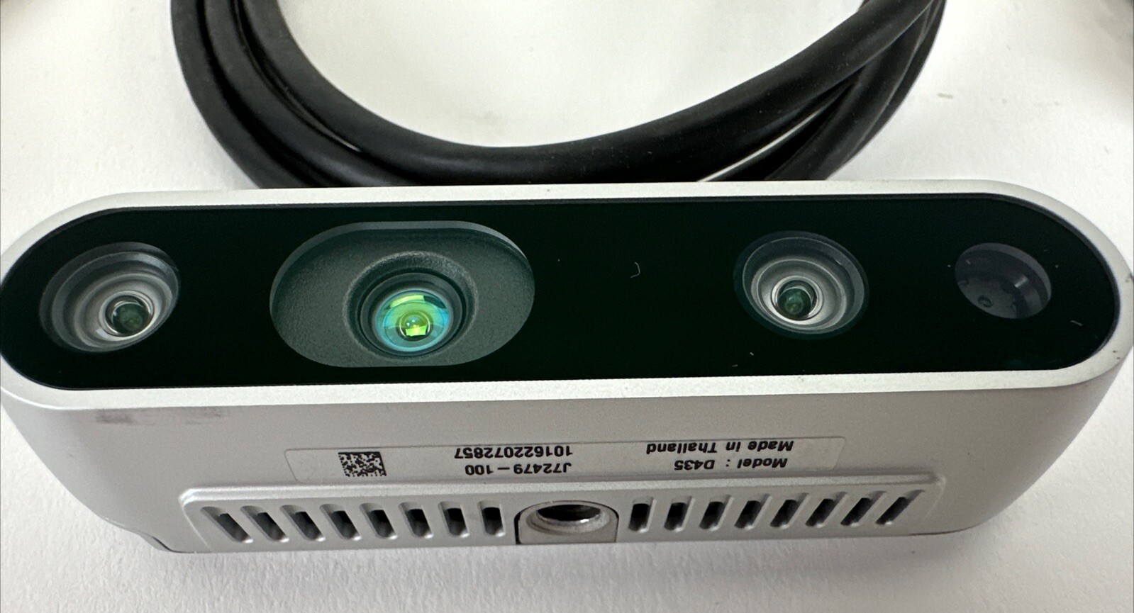 Intel RealSense Depth Camera D435 Silver with locking USB C To C Cable