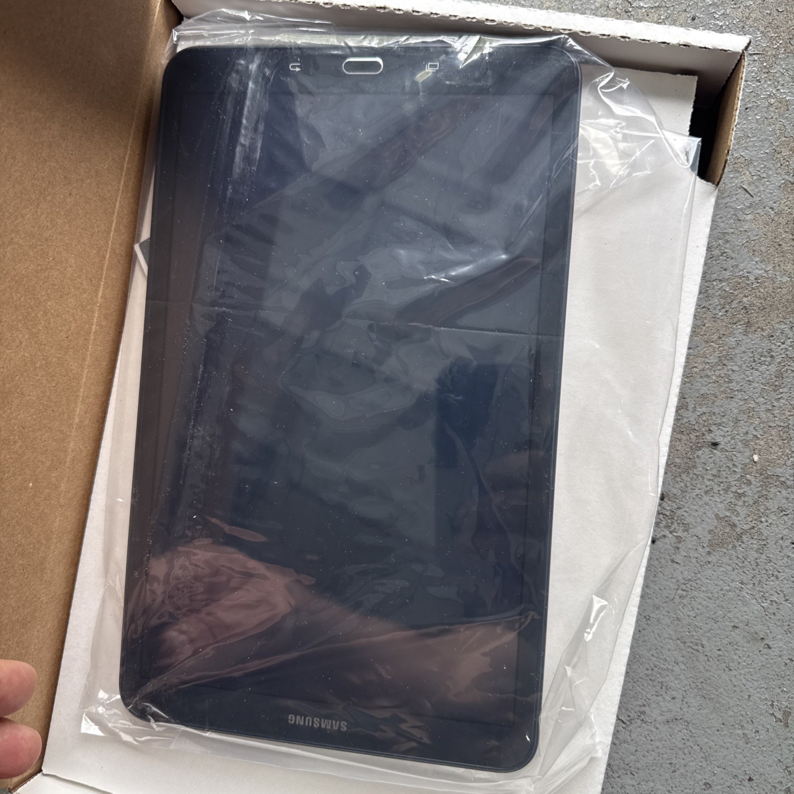 Samsung Galaxy Tab A SM-T580 10.1-Inch 16 GB 2 GB RAM, Wi-Fi Android Serviced