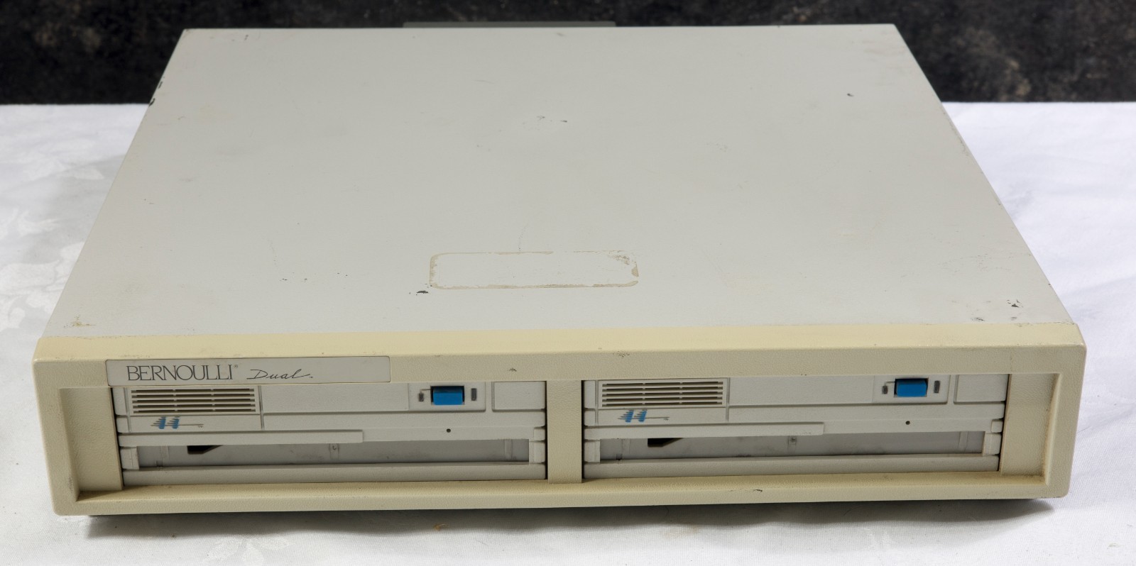 Vintage Iomega Bernoulli Box Dual removable drive system SCSI 0057