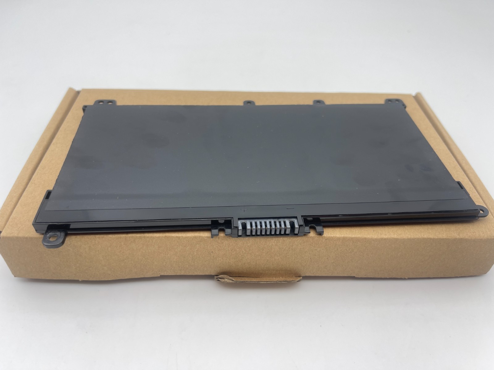 Genuine 41.9Wh HT03XL L11119-855 Battery for HP Pavilion 15-DA 15-DB 15-DW 15-DY