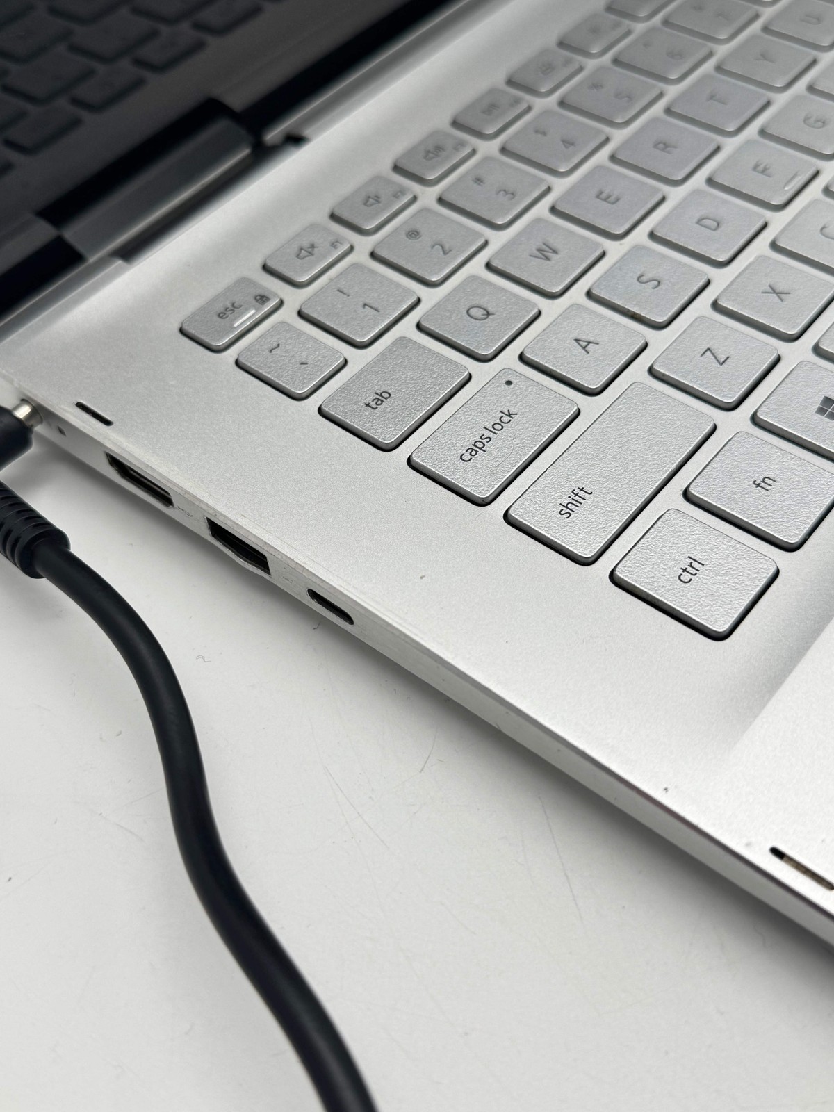 Dell Inspiron 7706 2-in-1 17″ Core i7 11th Gen 16GB 512GB Silver Won’t Power On