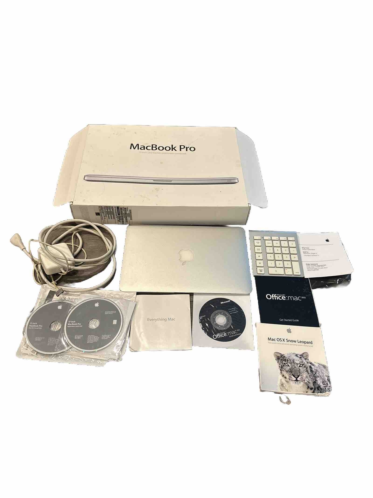 None Working Mac Book Air W/ A Box/Charger/Keypad/mac Book Discs